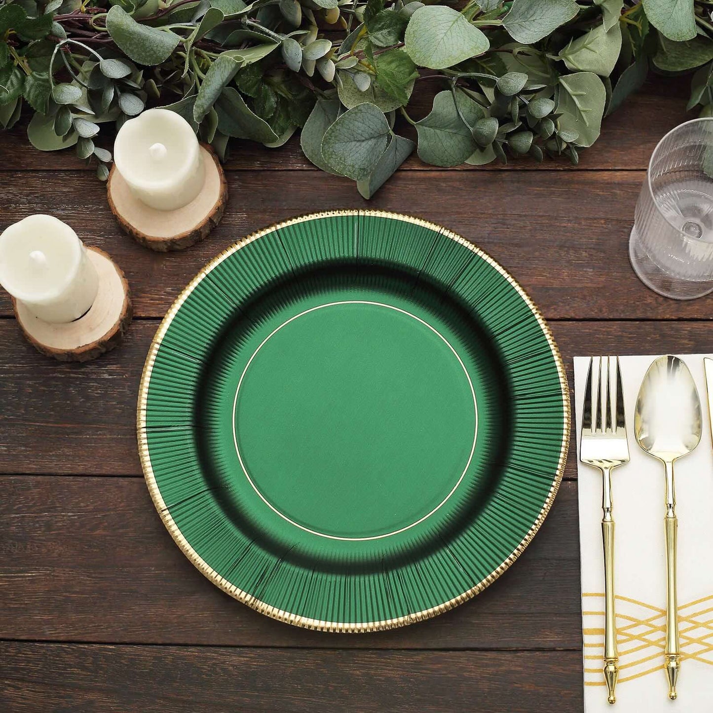 25-Pack Paper 10" Round Dinner Plates in Hunter Emerald Green Sunray Design with Gold Rim - Disposable Heavy Duty 350GSM Party Plates