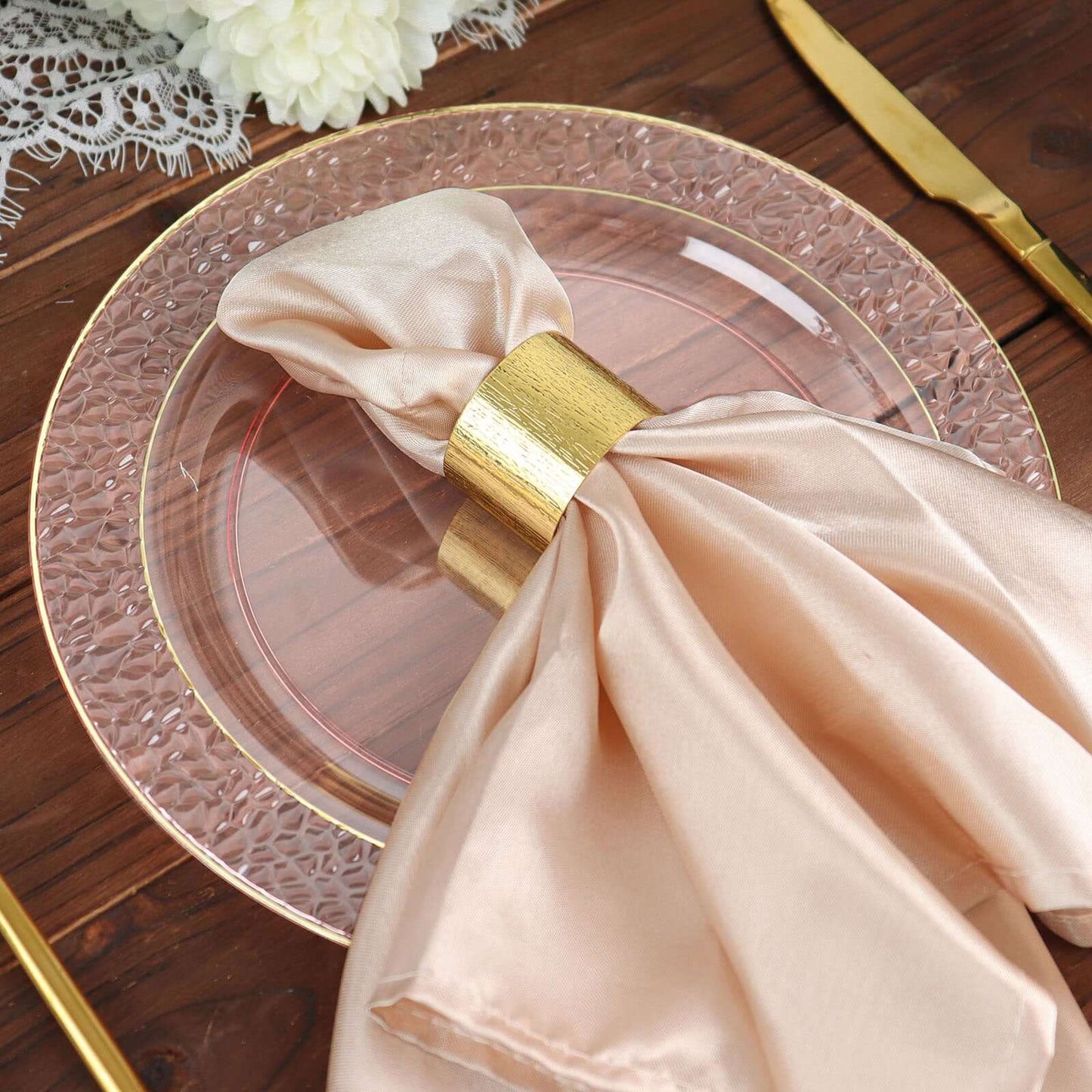 10-Pack Plastic 10" Round Dinner Plates in Blush Hammered Design with Gold Rim - Disposable Party Plates for Chic Banquets & Special Occasions