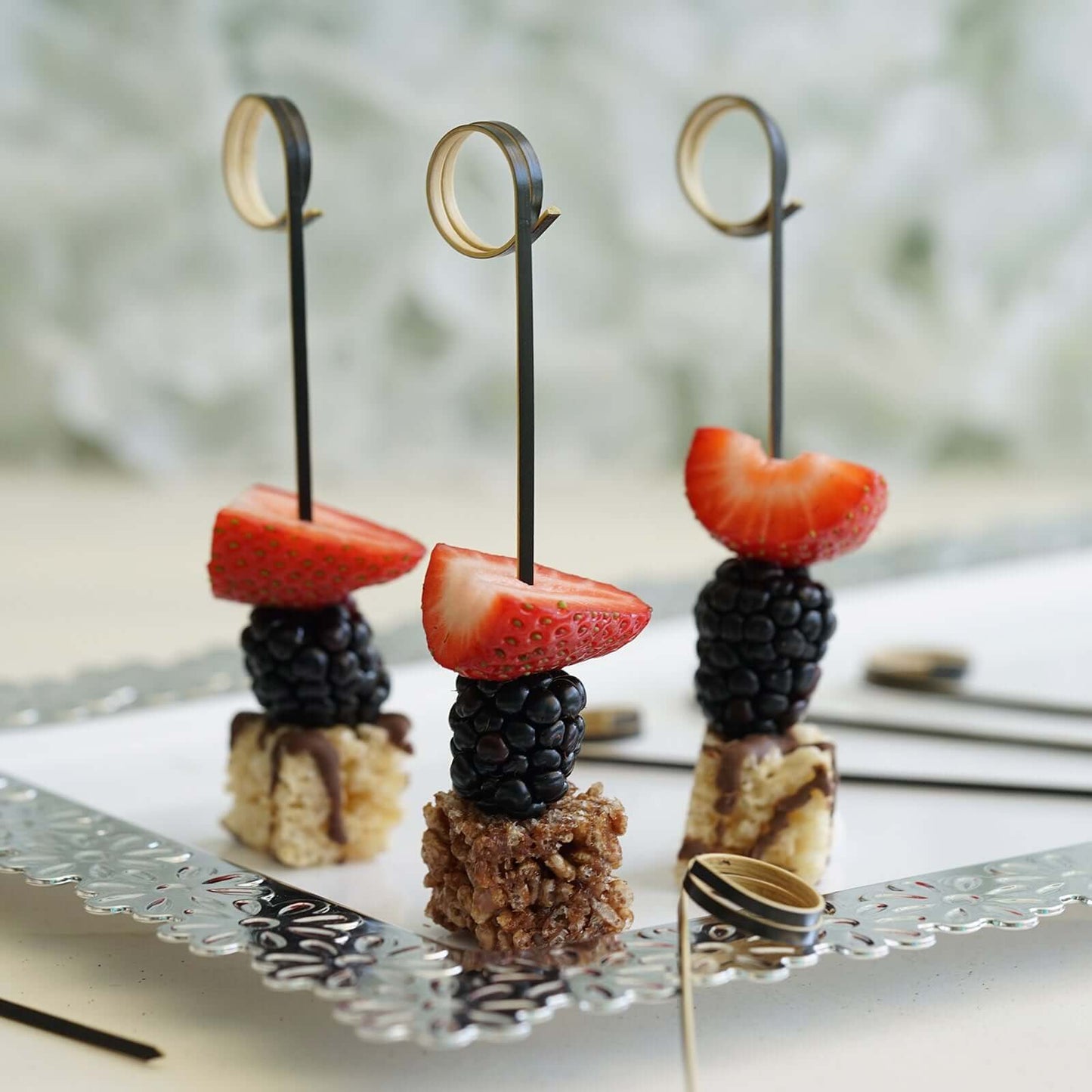 100-Pack Bamboo Cocktail Sticks Black Loop Ring Decorative Top Design - Eco Friendly Party Picks 5"