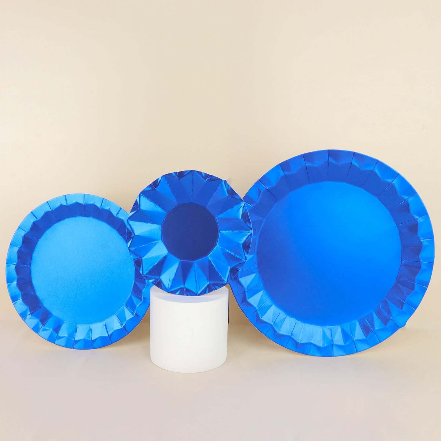 25-Pack Paper 7" Round Dessert Plates in Royal Blue with Geometric Prism Rim - Disposable 400GSM Appetizer Salad Plates