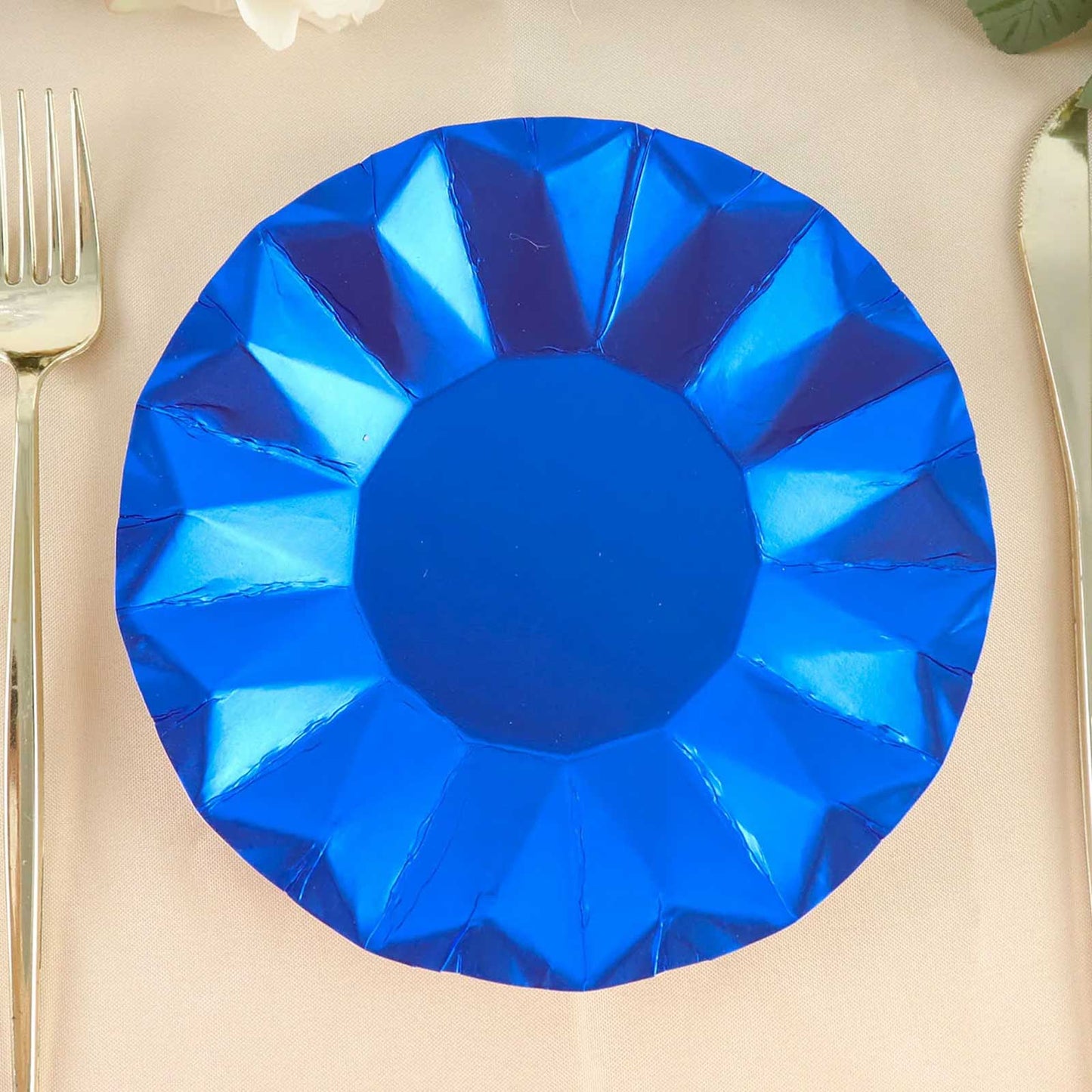 25-Pack Paper 7" Round Dessert Plates in Royal Blue with Geometric Prism Rim - Disposable 400GSM Appetizer Salad Plates