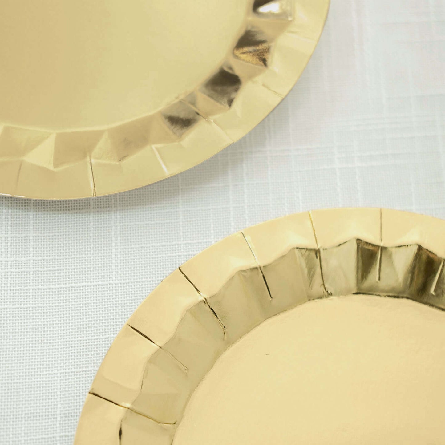 25-Pack Paper 9" Round Dinner Plates in Metallic Gold with Geometric Prism Rim - Disposable 400GSM Party Plates for Banquets & Celebrations
