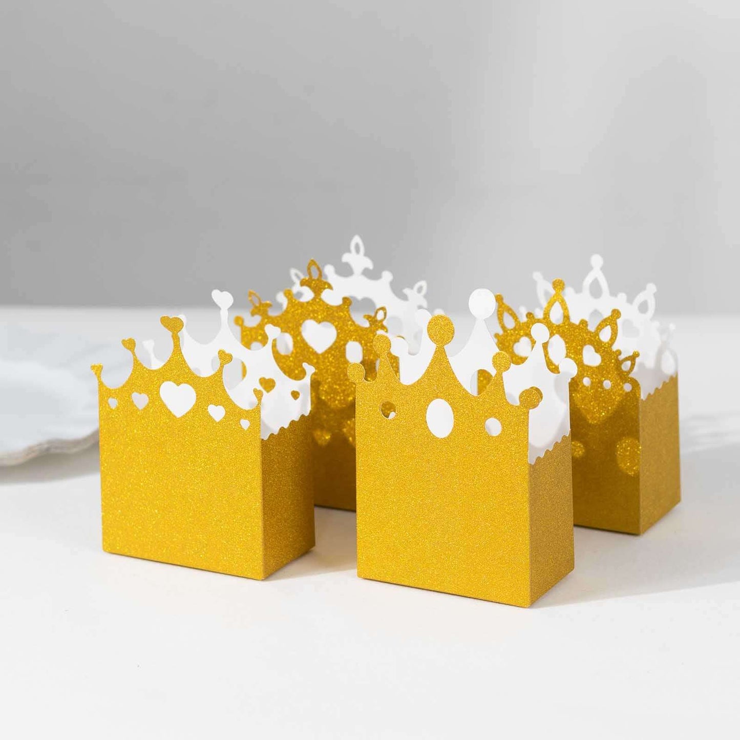 20-Pack Cardstock Favor Boxes Gold Glitter Princess Crown Design - Regal Fantasy Fairytale Inspired Treat Bags for Wedding Birthday Baby Shower Decorations 3.5"x 2"x 5"