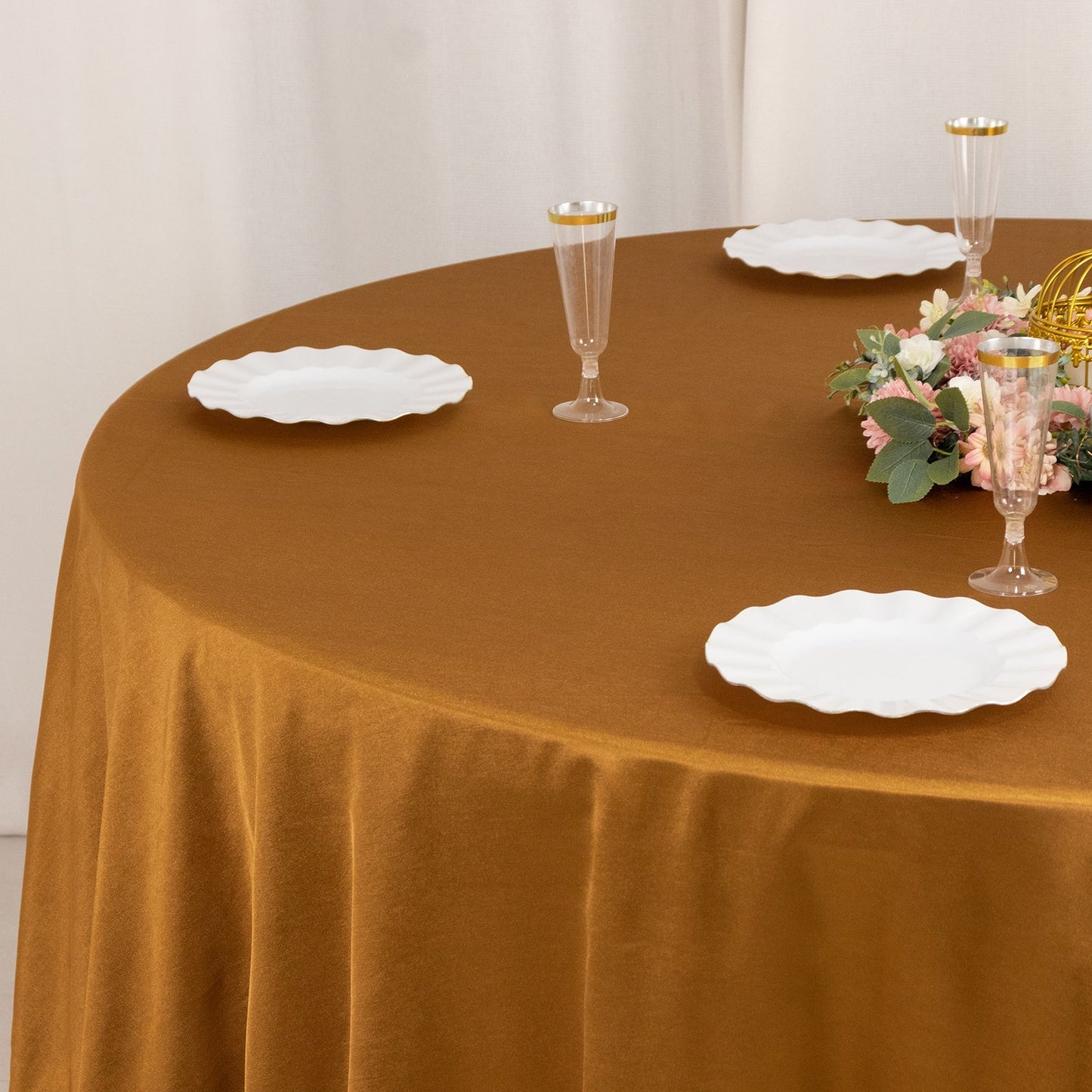 Scuba Round 108" Tablecloth Shimmering Gold - Wrinkle Free & Stain Resistant Table Cover for Weddings and Parties