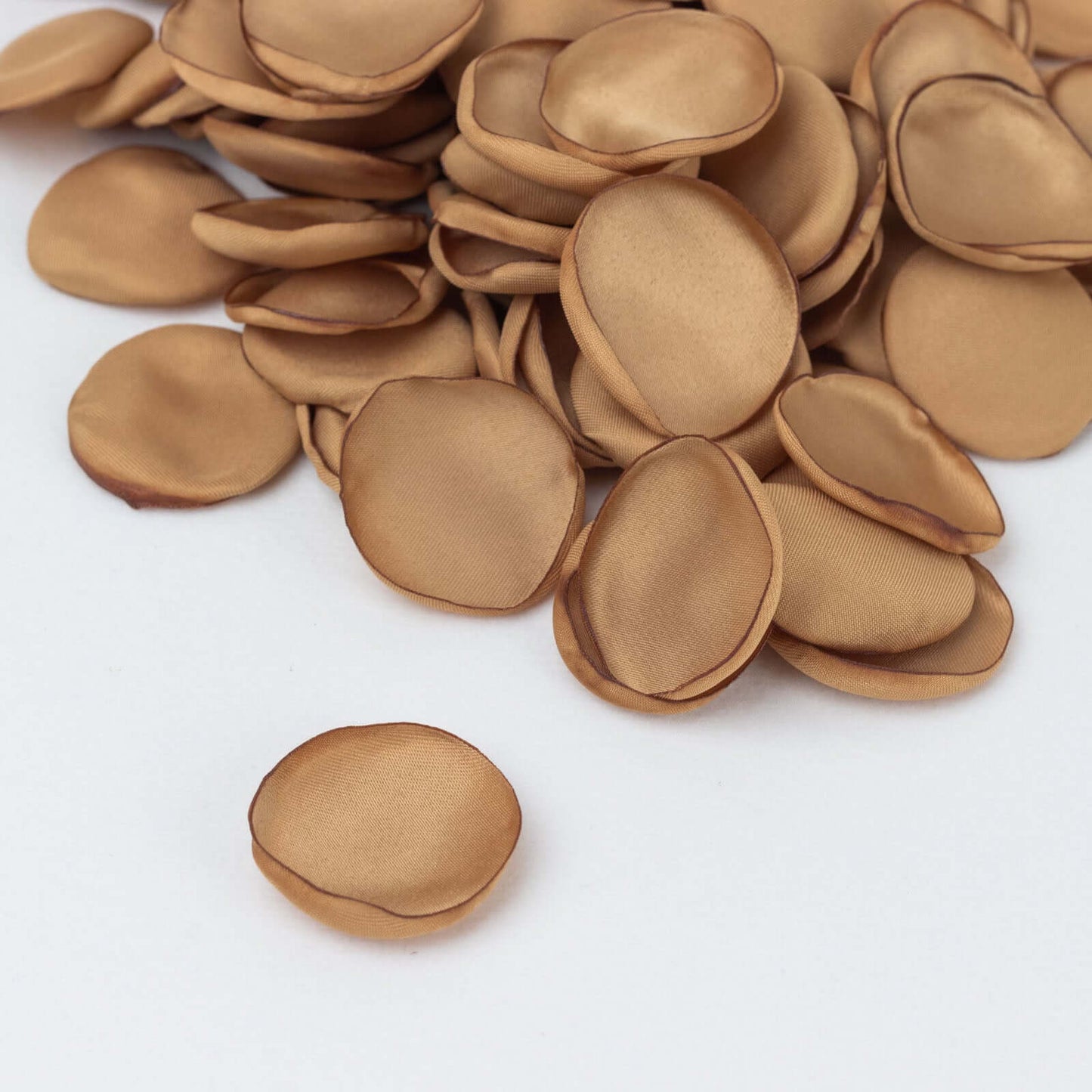 400-Pack Rose Petals Life-Like Flower Confetti Gold Matte Silk Round - Perfect for Event Tables 2"
