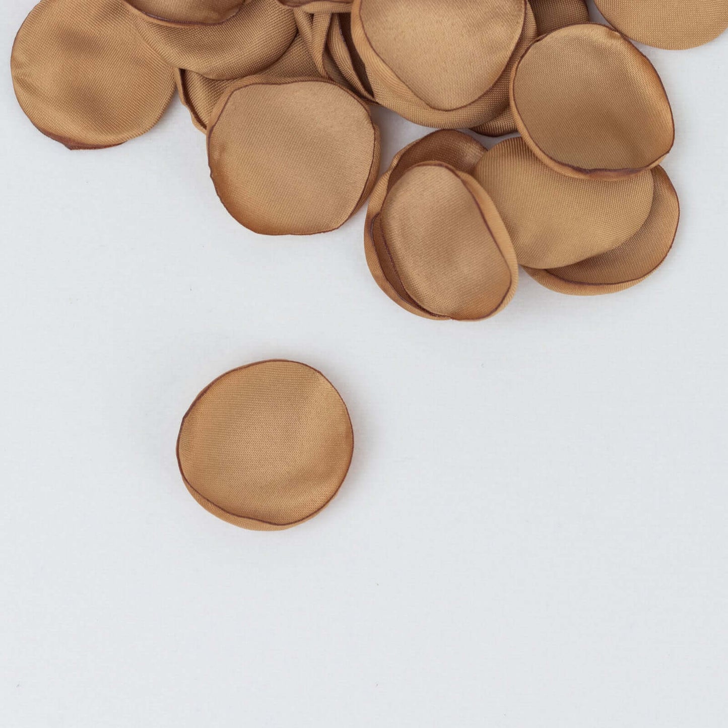 400-Pack Rose Petals Life-Like Flower Confetti Gold Matte Silk Round - Perfect for Event Tables 2"