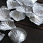 500-Pack Rose Petals Round Design Silver Silk Confetti - Decorative Scatters for Tables and Floors