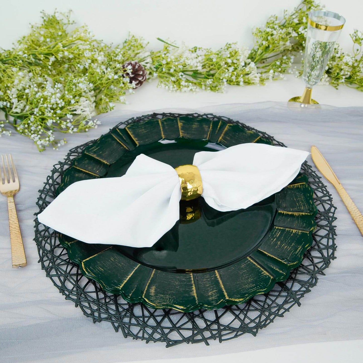 6-Pack Acrylic Plastic Round Charger Plates 13" in Hunter Emerald Green with Gold Brushed Wavy Scalloped Rim