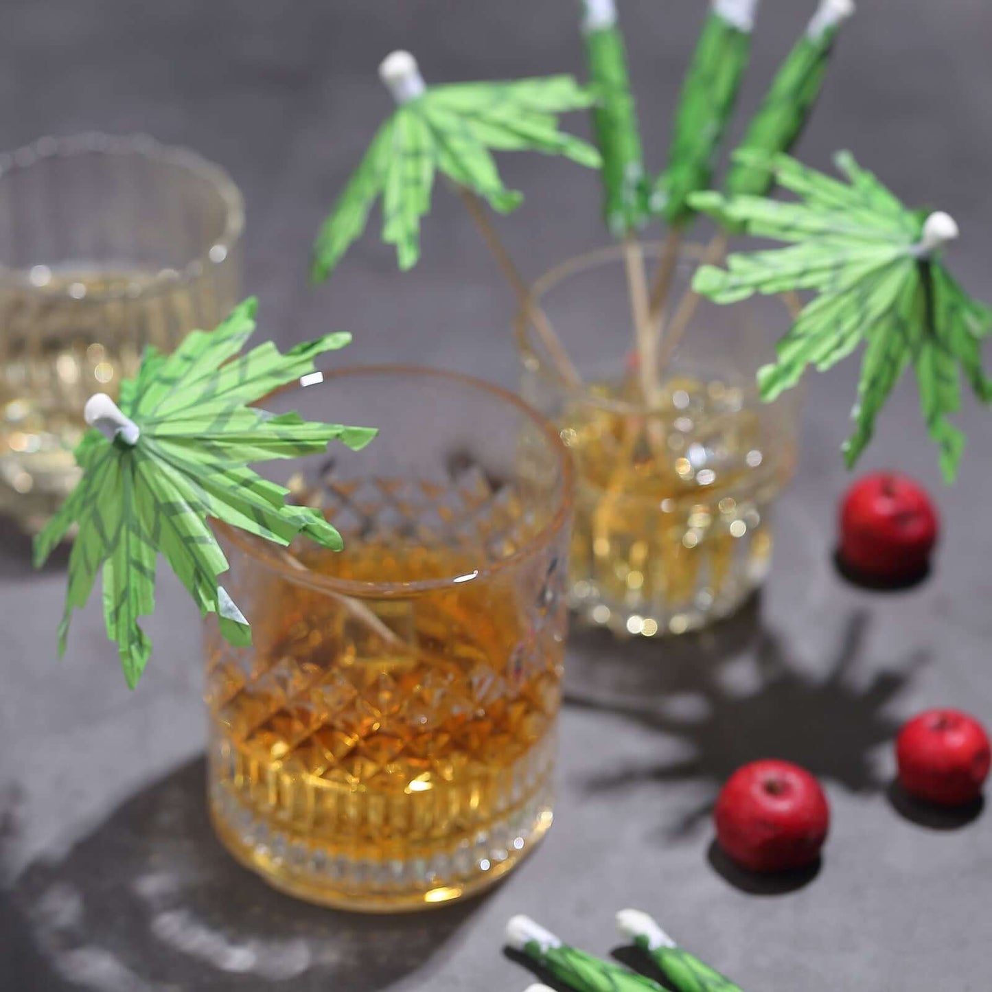 50-Pack Bamboo Cocktail Picks Tropical Leaf Parasol Design Green - Eco Friendly Disposable Drink Stick 6"