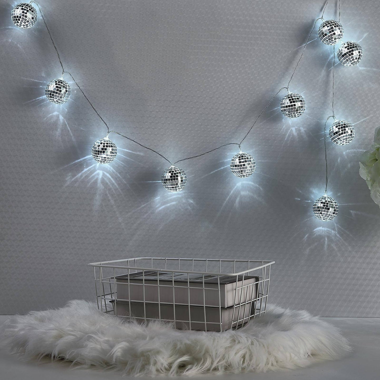 10 LED String Light Garland Silver Disco Mirror Ball Cool White - Battery Operated Decorative Lighting 6ft