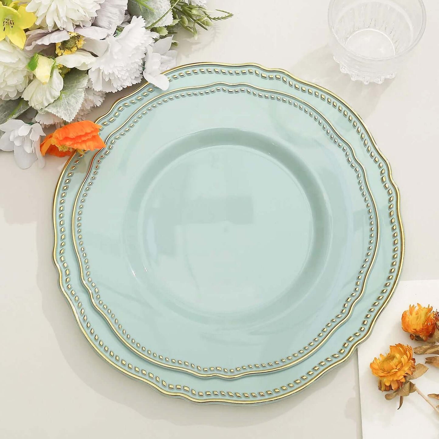 10-Pack Plastic Dinner Plates in Jade with Gold Scalloped Rim - Disposable Party Plates 9"