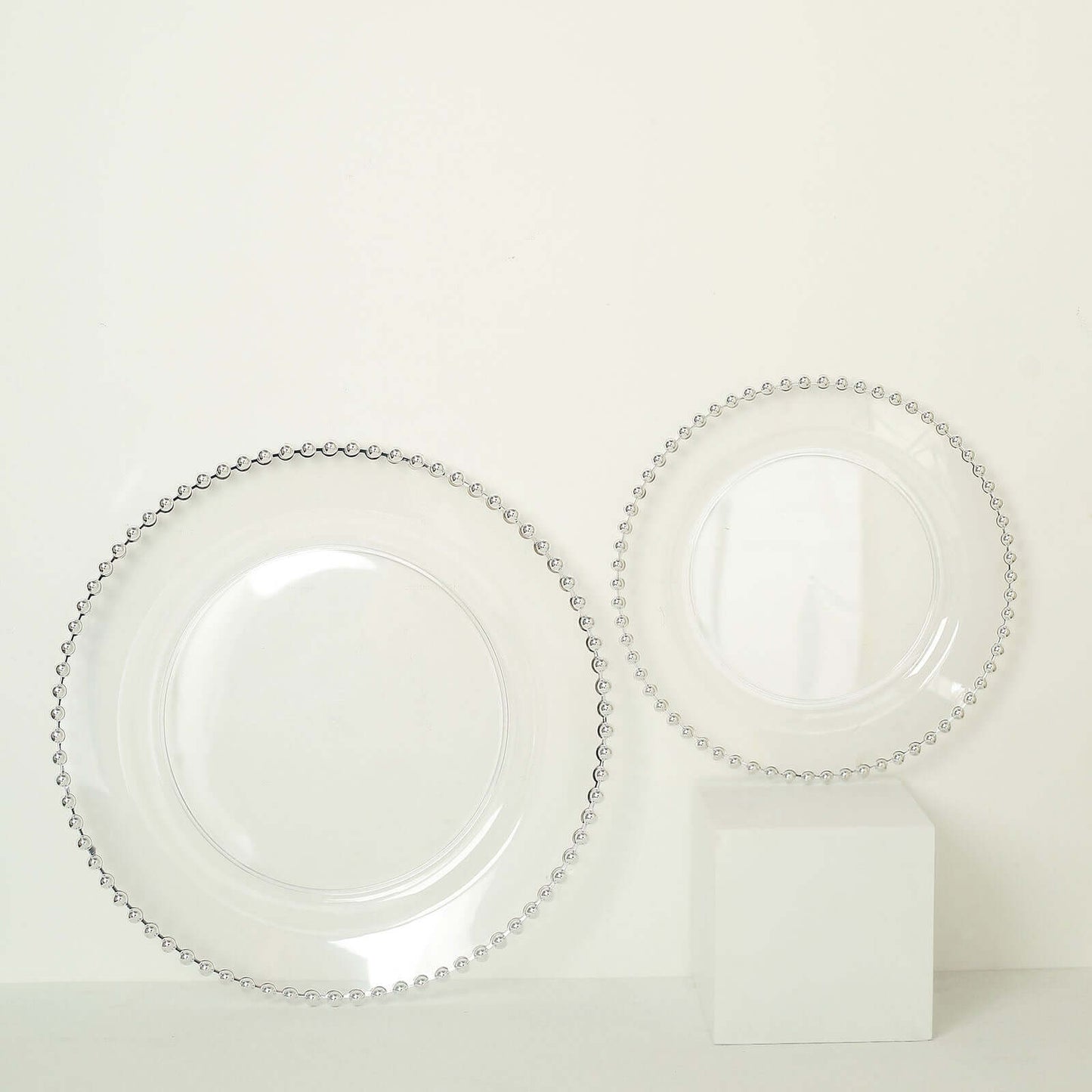 10-Pack Plastic 10" Round Dinner Plates in Clear with Silver Beaded Rim - Disposable Party Plates for Banquets & Festive Occasions