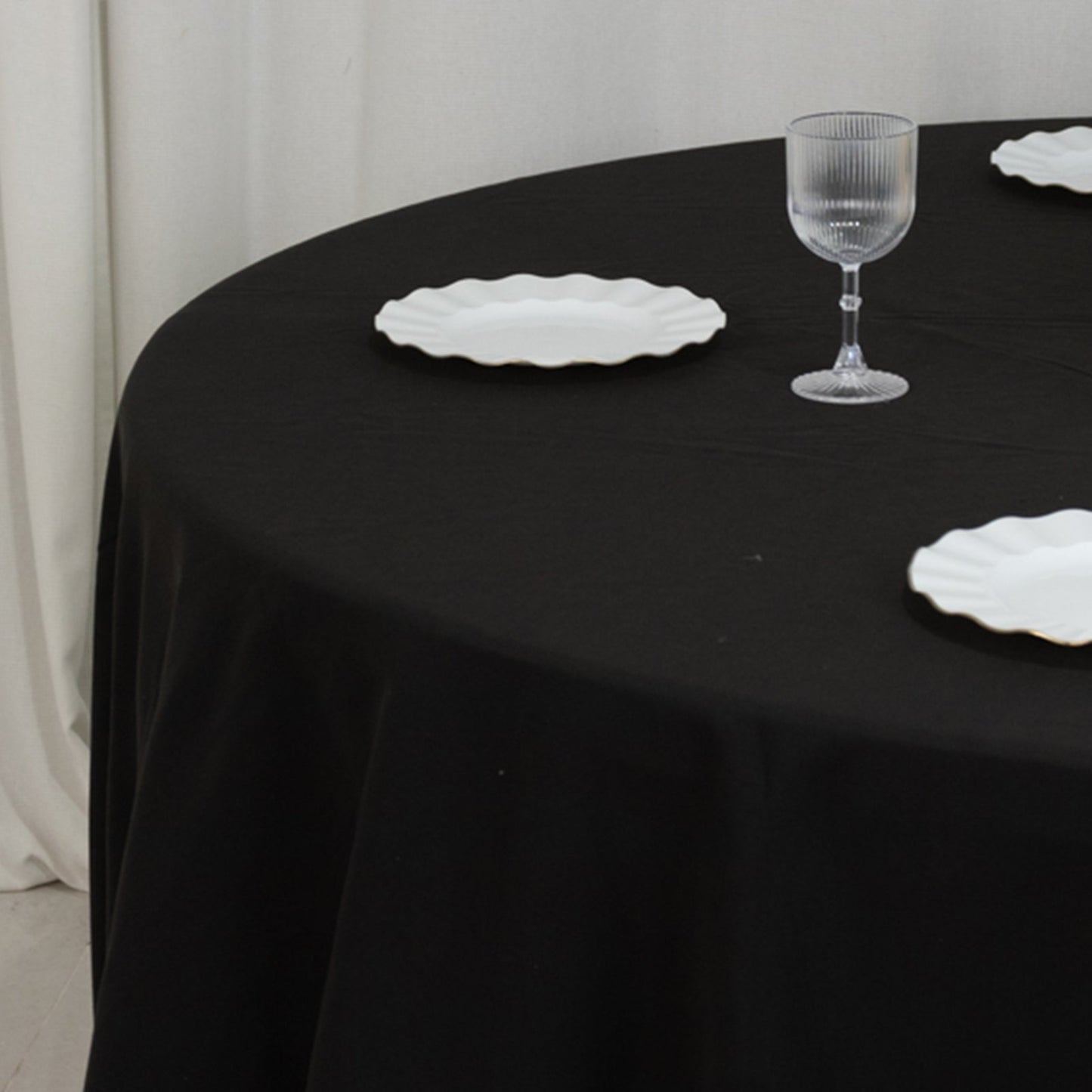 Cotton Blend 120" Round Tablecloth Black - Seamless Wrinkle-Resistant Table Cover