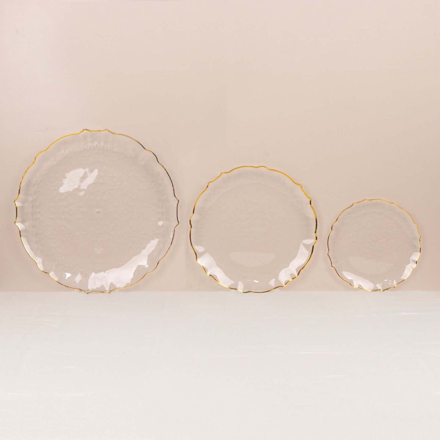 10-Pack Plastic 10" Round Dinner Plates in Clear Sunflower with Gold Scalloped Rim - Disposable Party Plates for Classy Events & Banquets