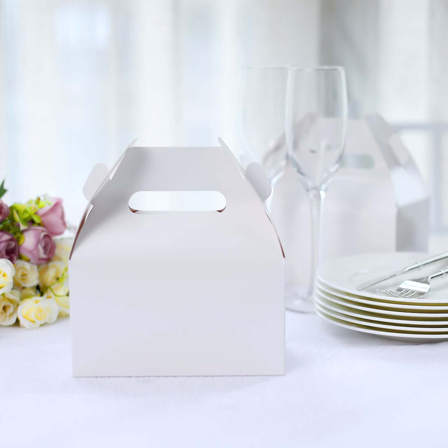 25 Pack Classic White Candy Gift Tote Gable Boxes, Party Favor Treat Bags - 6"x3.5"x7"