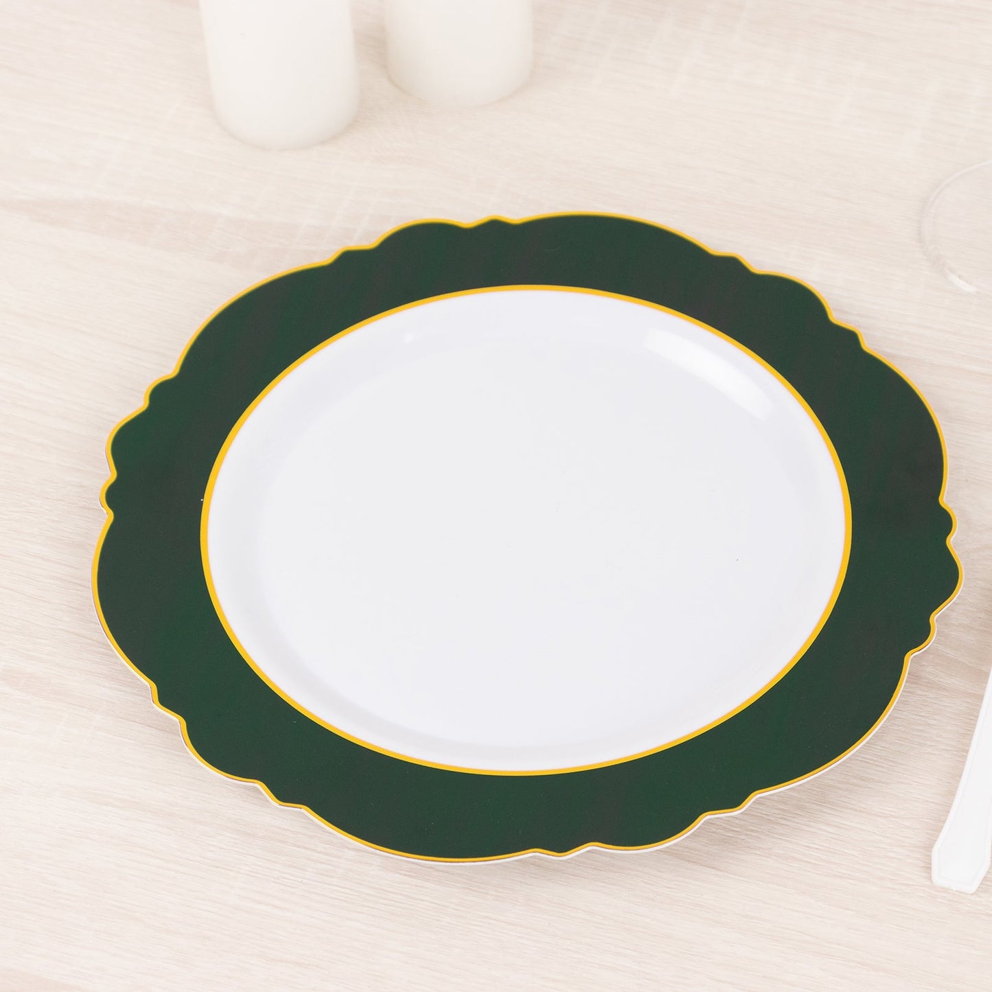 10-Pack Plastic 10" Round Dinner Plates in White with Hunter Emerald Green Blossom Design & Gold Edging - Disposable Party Plates