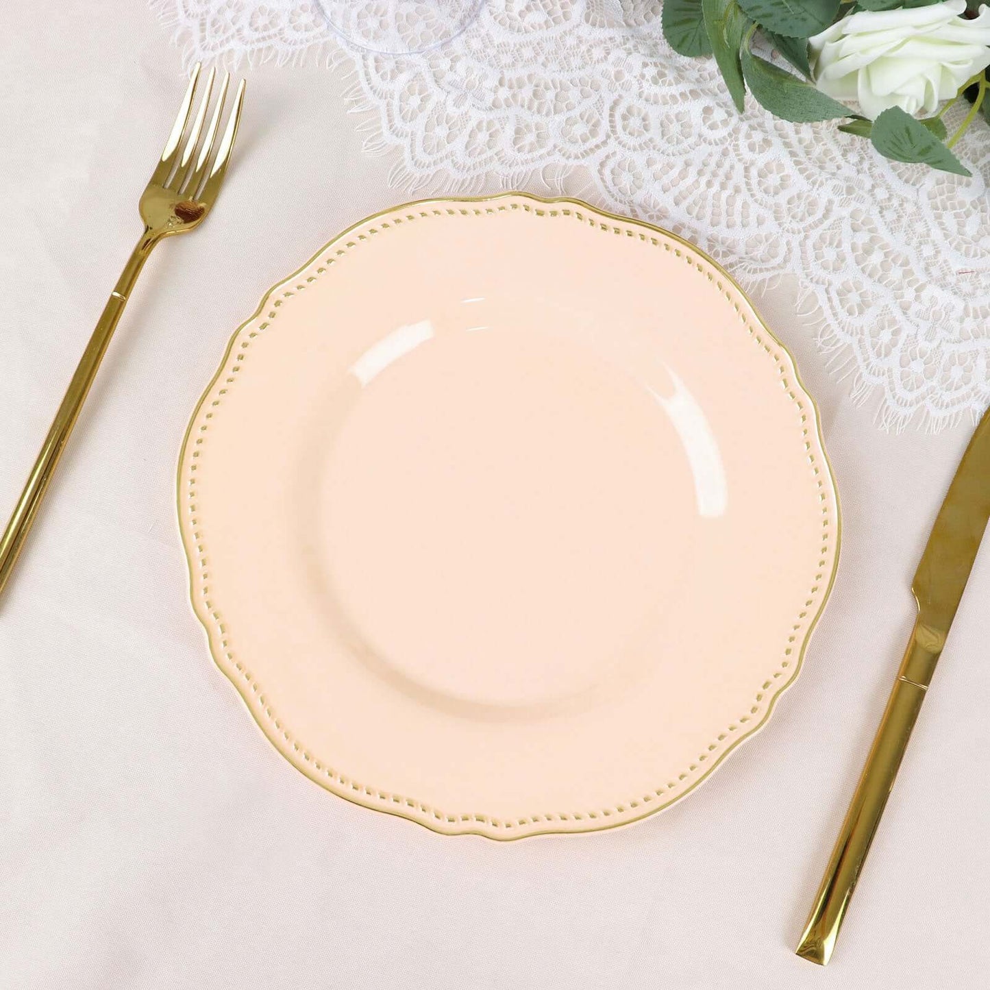 10-Pack Plastic Dinner Plates in Nude with Gold Scalloped Rim - Disposable Party Plates 9"