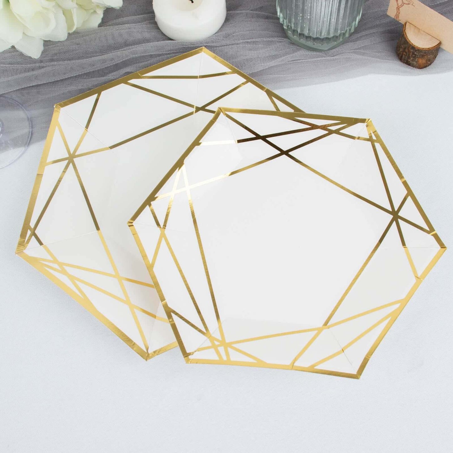 25-Pack Paper 7" Hexagon Dessert Plates in White with Gold Geometric Lines & Rim - Stylish Disposable Geometric 300GSM Appetizer Salad Plates for Events & Banquets