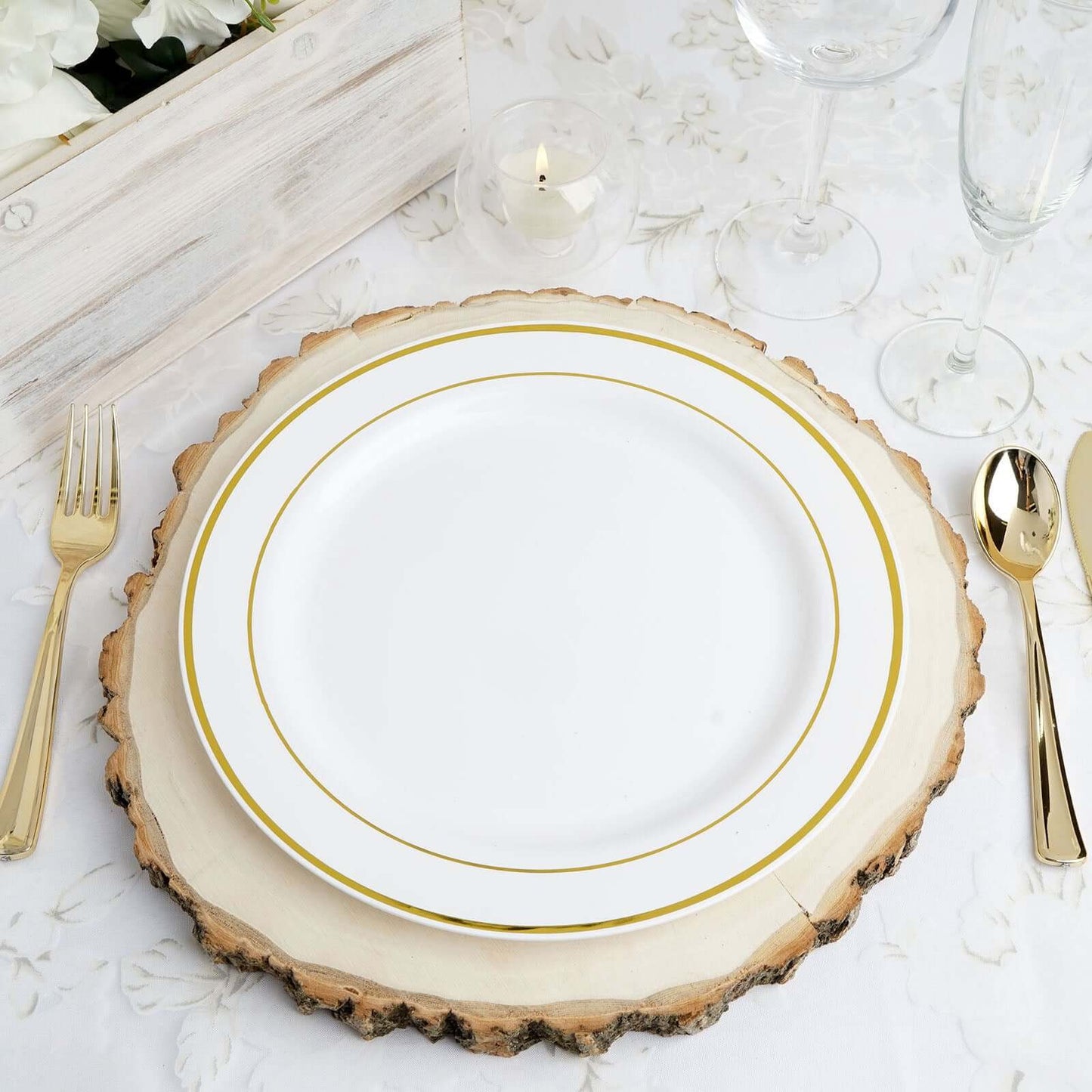 10-Pack Plastic Dinner Plates White with TrÃ¨s Chic Gold Rim - Perfect Disposable Party Plates 10"