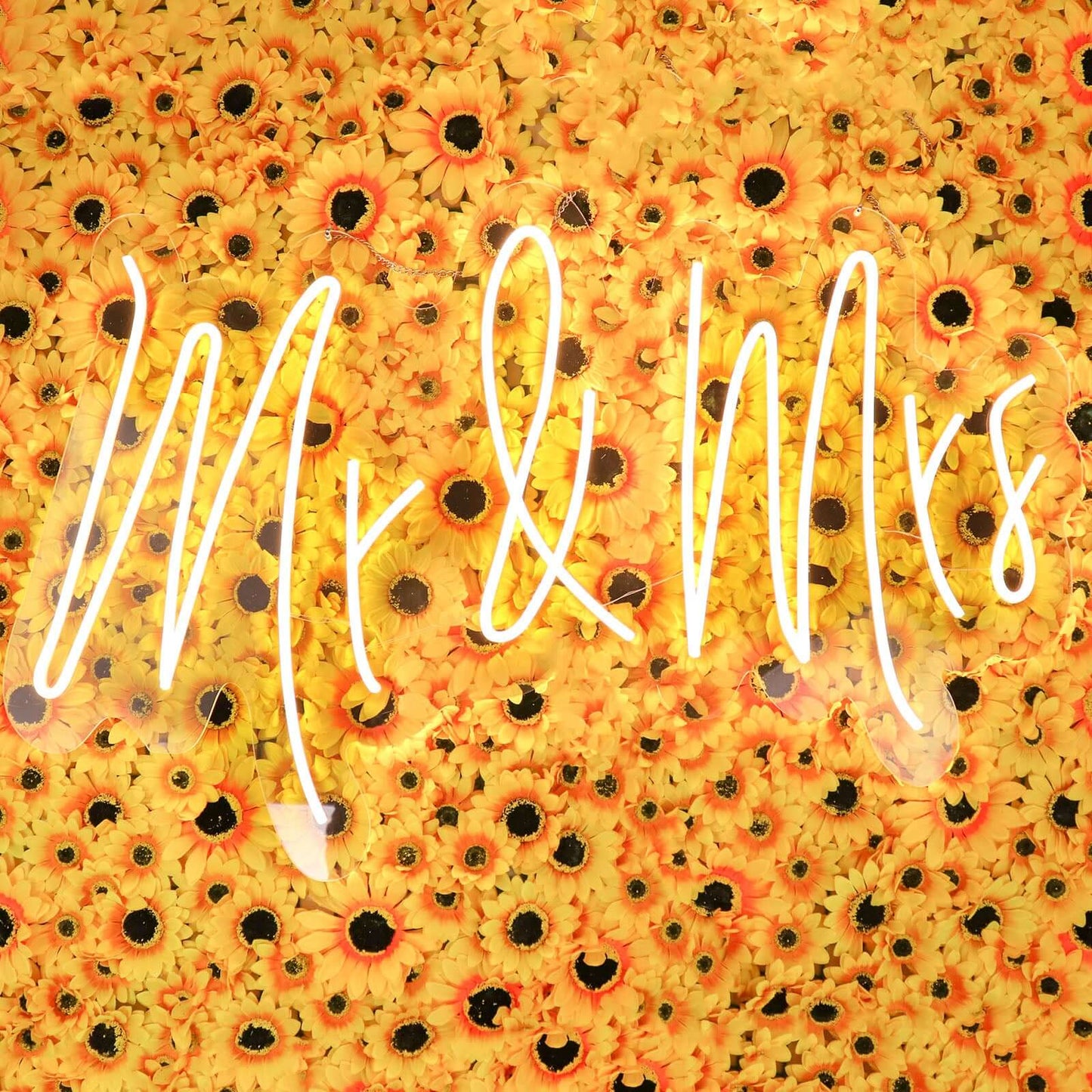 33" Mr and Mrs Neon Light Sign, LED Reusable Wall DÃ©cor Lights With 5ft Hanging Chain