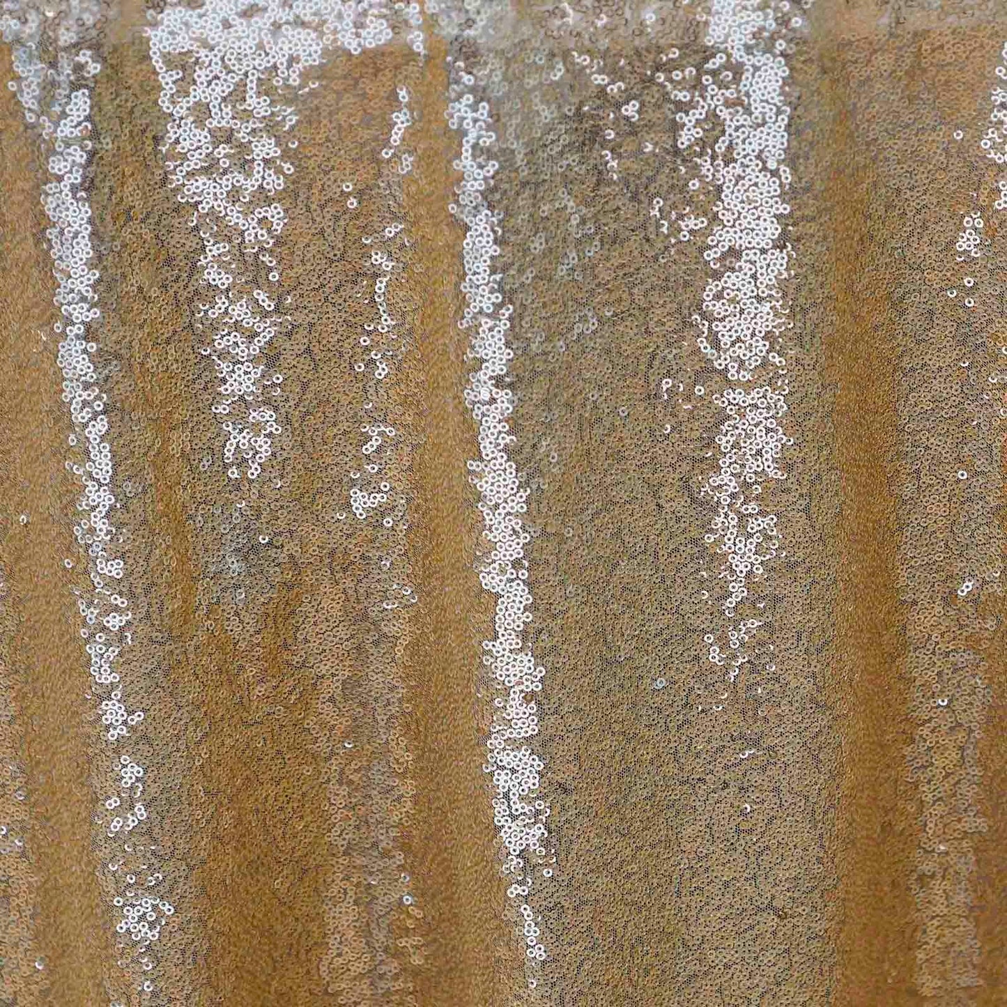 Sequin 132" Round Tablecloth Champagne - Seamless Dazzling Table Cover