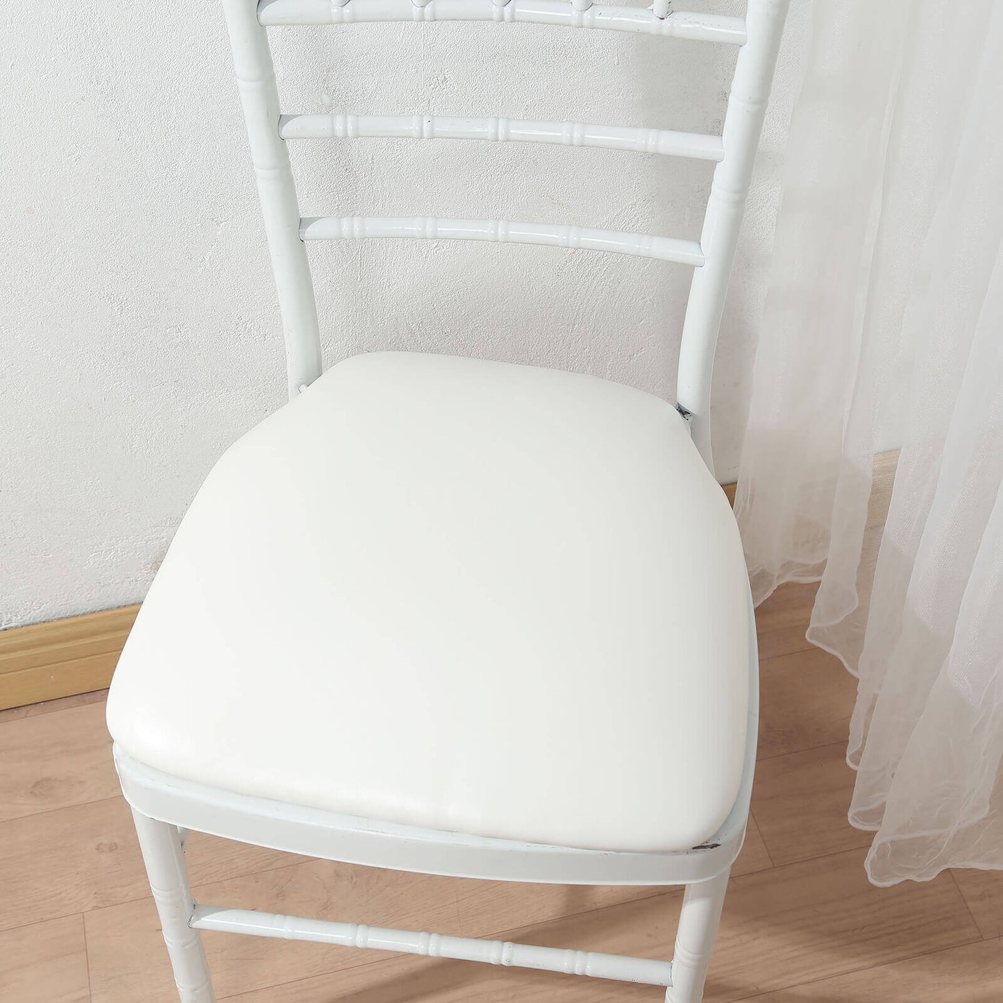 5 Pack PU Leather 1.5" Thick Seat Pads with Wood Backing for Chiavari Chairs White - Memory Foam Tie-Less Non-Slip Design 16"