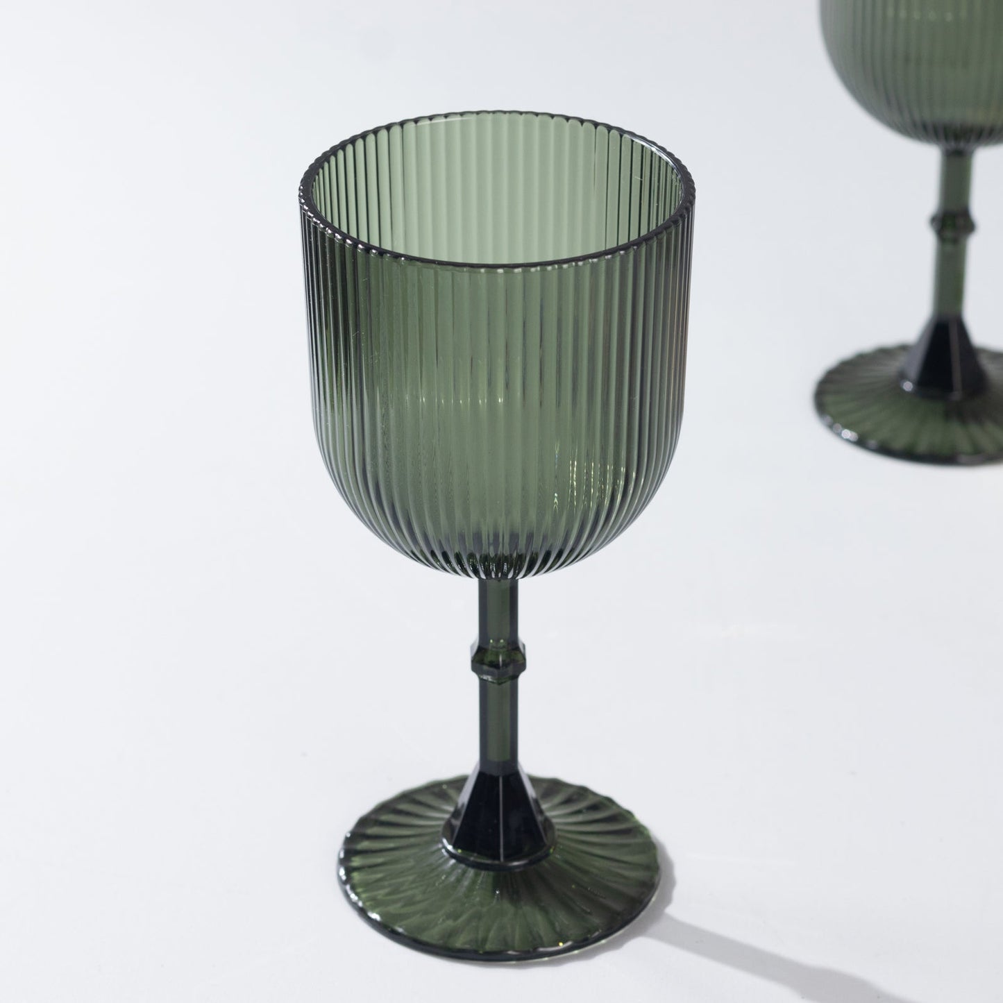 12-Pack Plastic Goblets Hunter Emerald Green Vintage Ribbed Pattern - Reusable Shatterproof Glassware 9oz