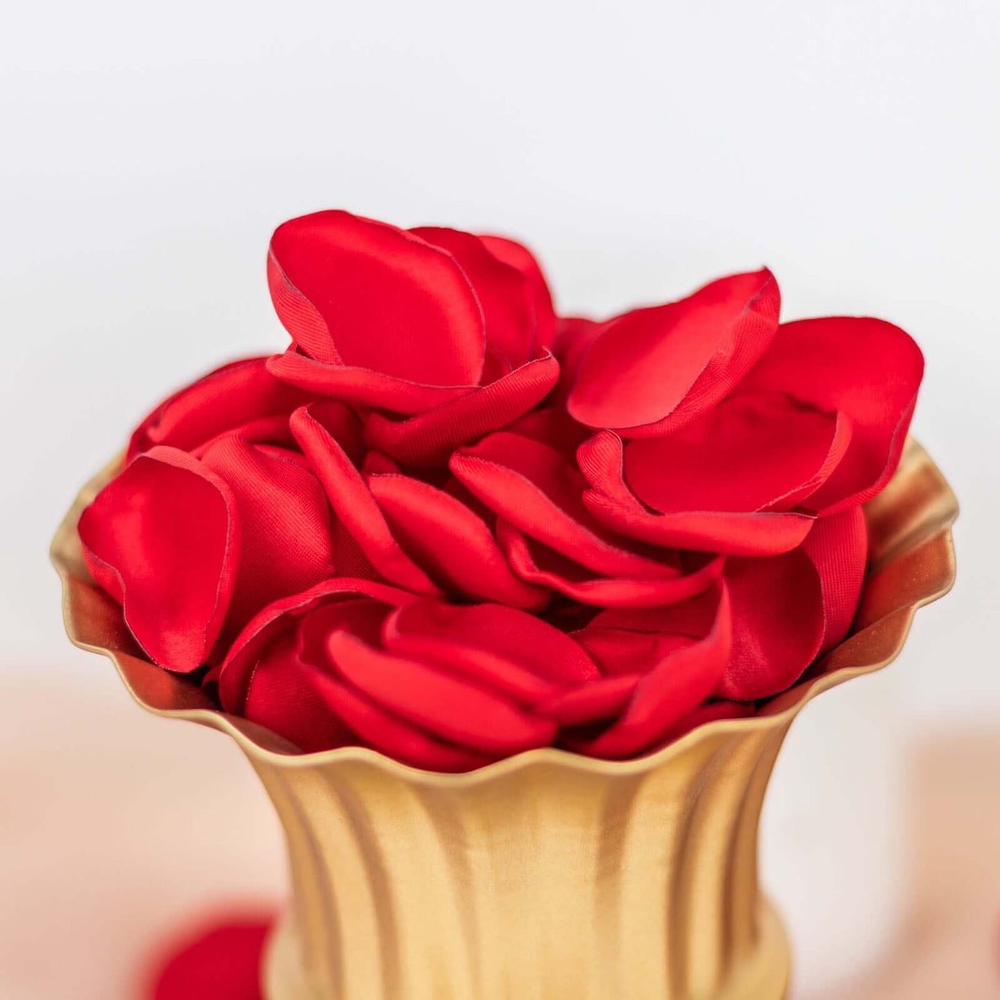 400-Pack Rose Petals Life-Like Flower Confetti Red Matte Silk Round - Perfect for Event Tables 2"