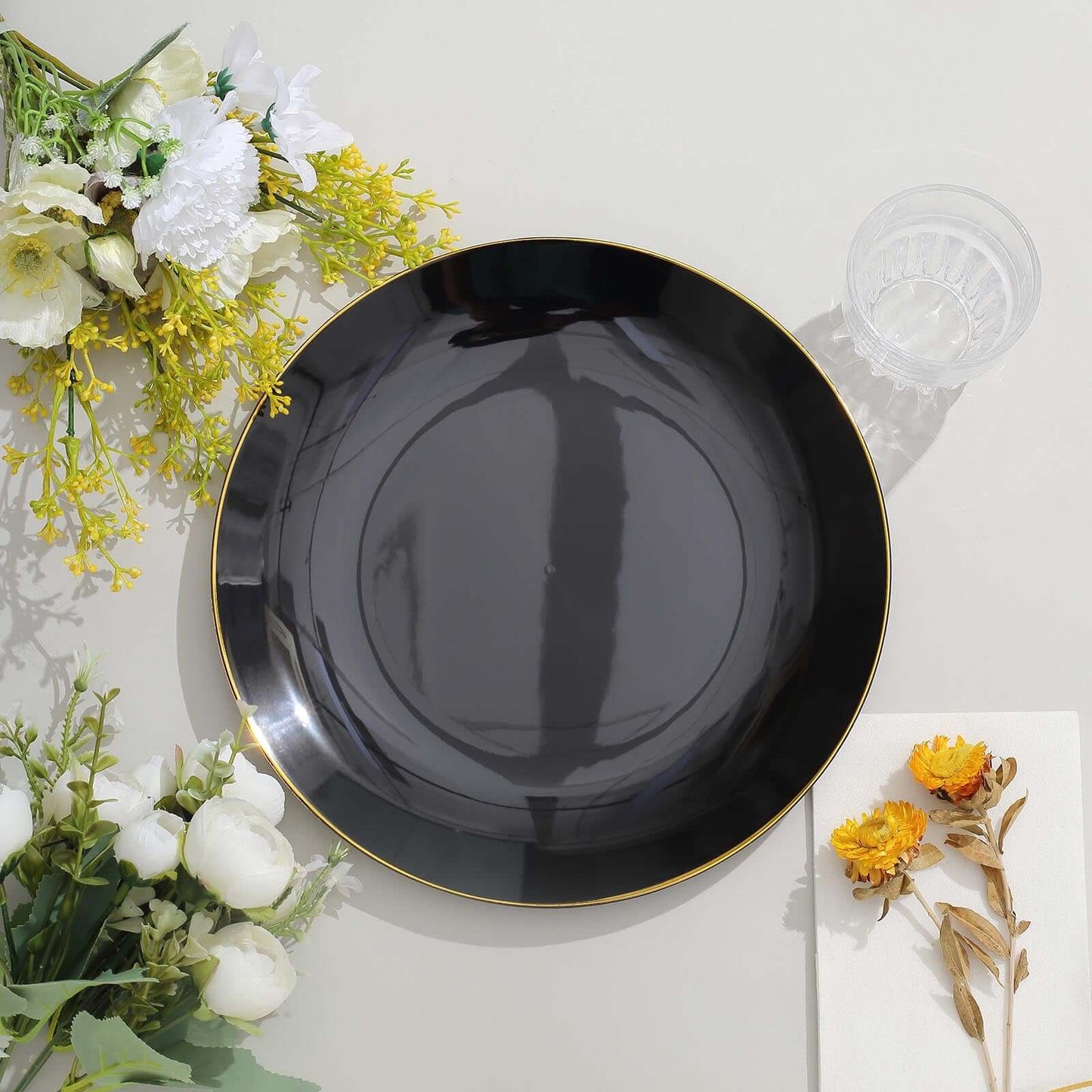 10-Pack Plastic 10" Round Dinner Plates in Black with Gold Rim - Glossy Disposable Party Plates