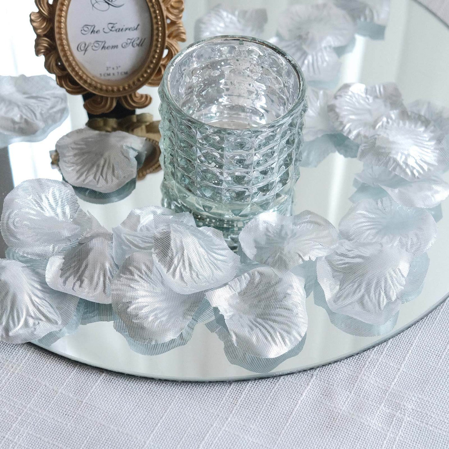 500-Pack Rose Petals Round Design Silver Silk Confetti - Decorative Scatters for Tables and Floors