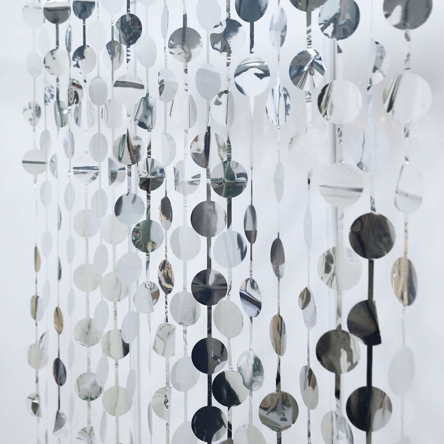 Silver Round Chain Foil Fringe Curtain Party Backdrop, Metallic Silver Tinsel Streamer Party Decor - Door Window Foil Curtain - 3ftx6.5ft