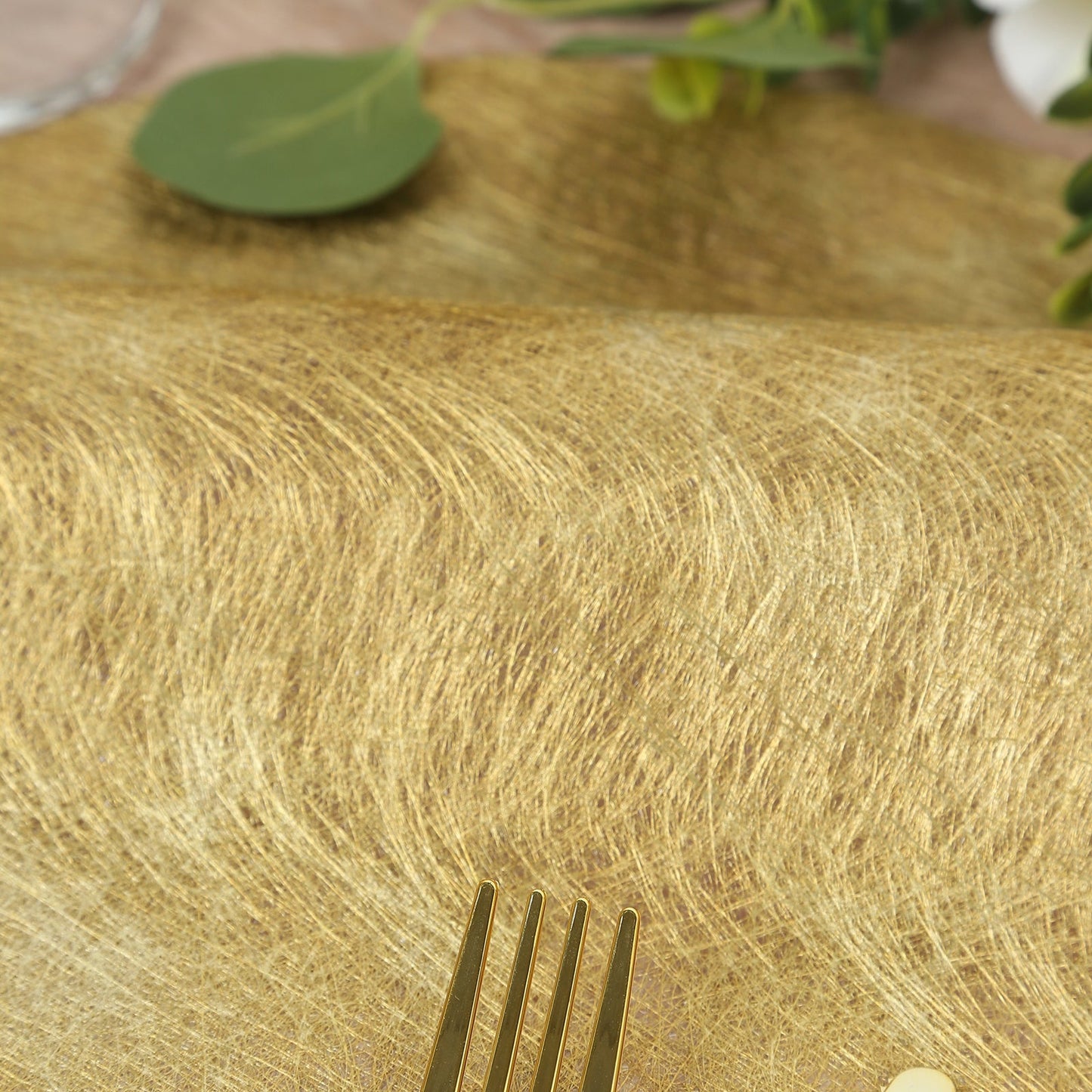 50 Pack Disposable Metallic Gold Placemats, 13" Non-Woven Mesh Fiber Round Table Mats for Dining & Events