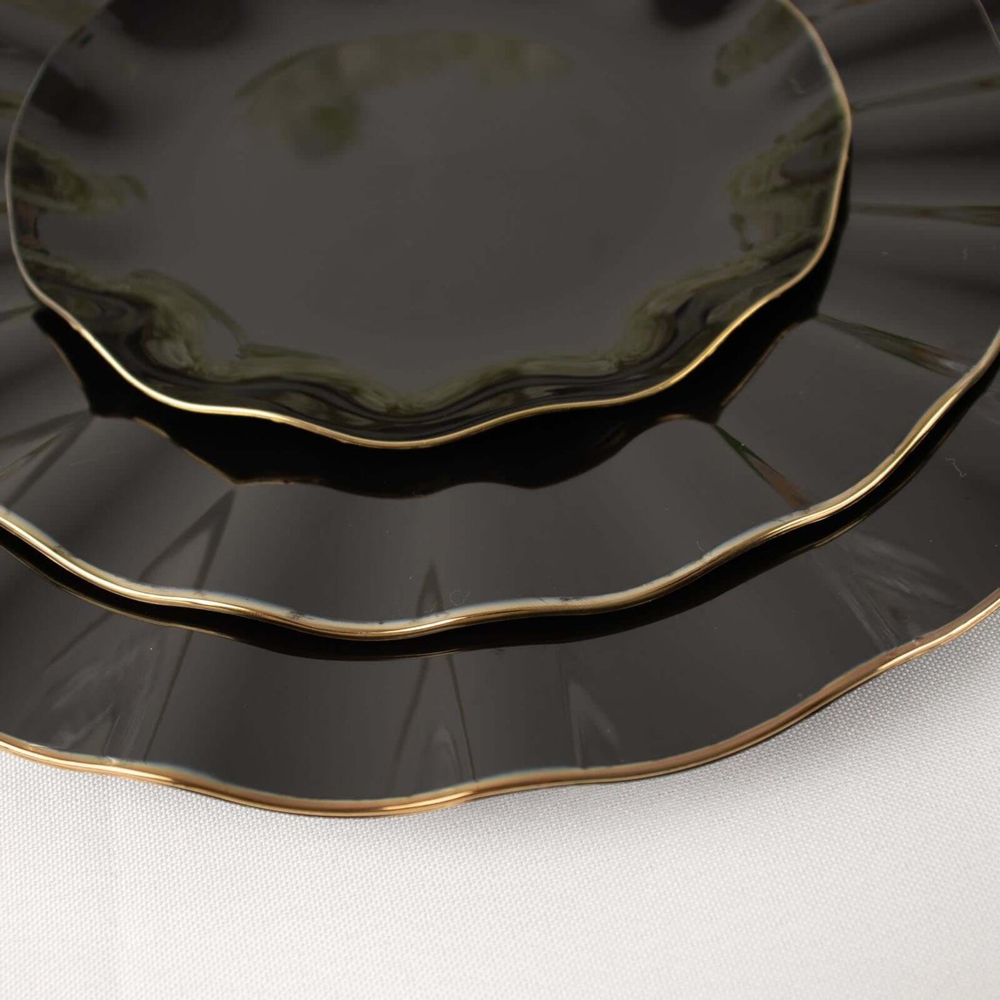 10-Pack Plastic 11" Round Dinner Plates in Black Ruffled Rim with Gold Edging - Sturdy Disposable Dinnerware