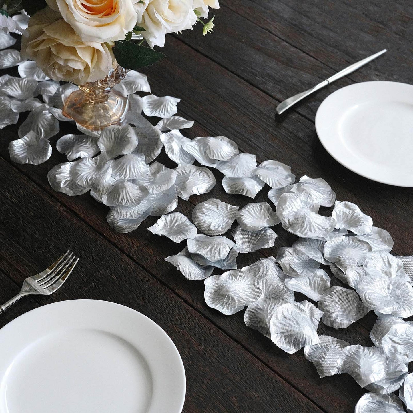 500-Pack Rose Petals Round Design Silver Silk Confetti - Decorative Scatters for Tables and Floors
