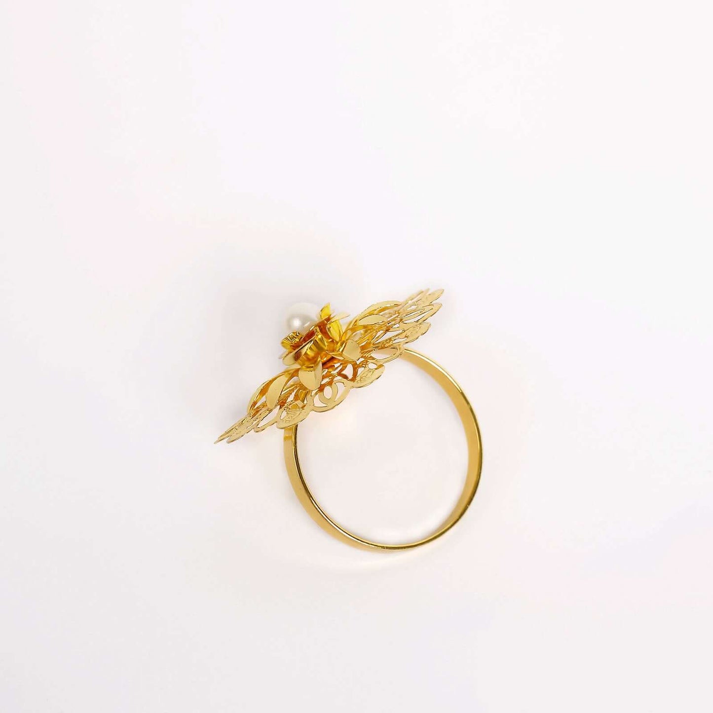 4 Pack 2" Elegant Gold Metal Pearl Floral Serviette Napkin Rings, Daffodil Flower Buckle Napkin Holders