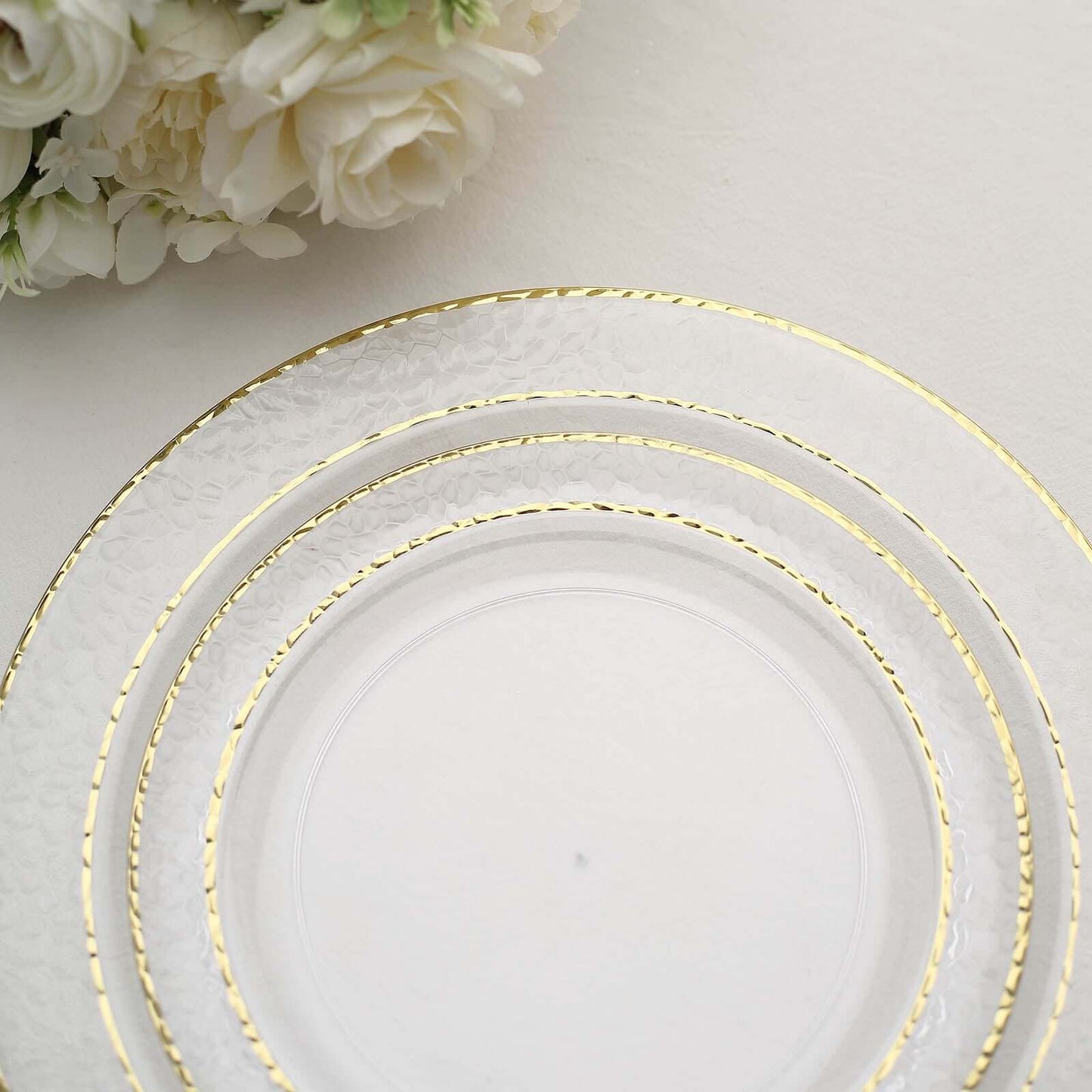 10-Pack Plastic 10" Round Dinner Plates in Clear Hammered Design with Gold Rim - Disposable Party Plates for Chic Banquets & Special Occasions