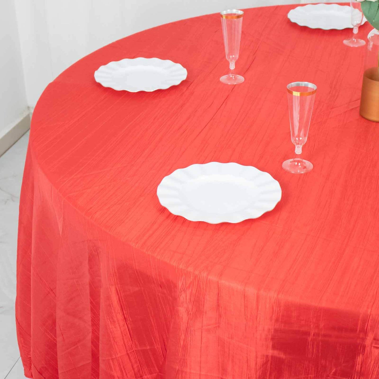 Taffeta 120" Round Tablecloth Red - Seamless Accordion Crinkle Table Cover
