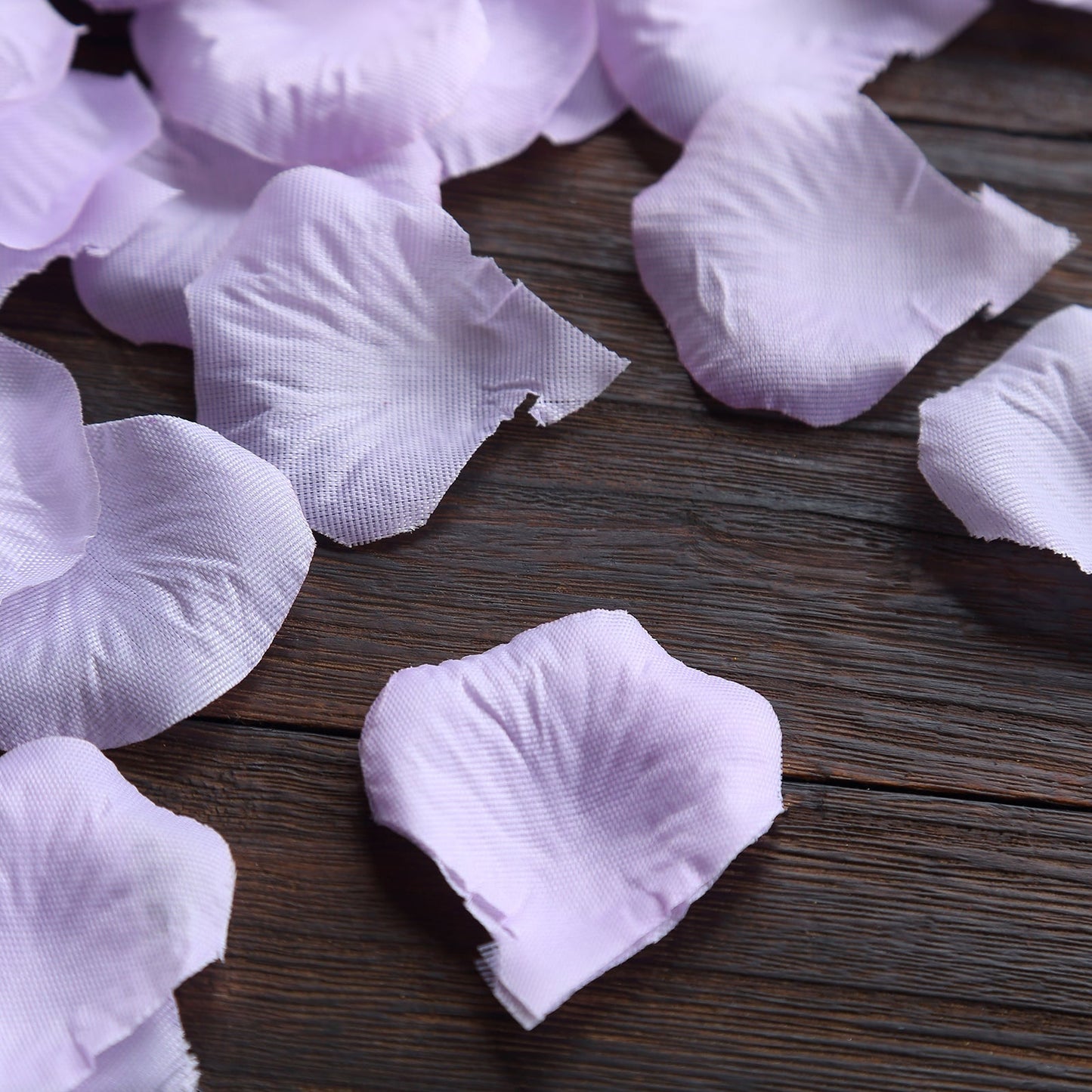 500-Pack Rose Petals Round Design Lavender Lilac Silk Confetti - Decorative Scatters for Tables and Floors