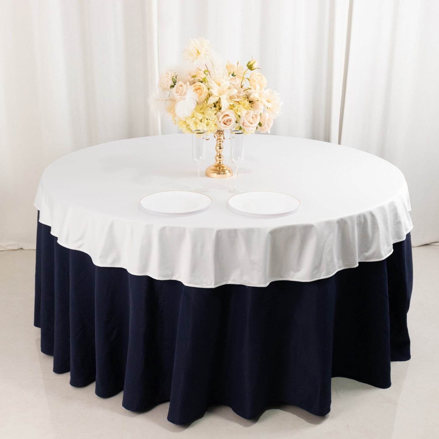 Scuba Round 70" Tablecloth White - Wrinkle Free & Stain Resistant Table Cover for Weddings and Banquets
