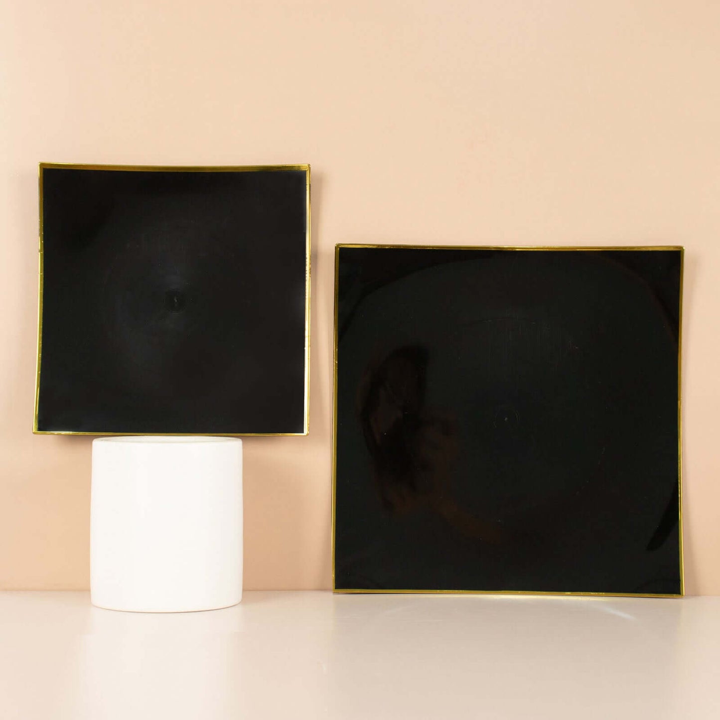 10-Pack Plastic 10" Square Dinner Plates in Black Concave Style with Gold Rim - Modern Disposable Party Plates