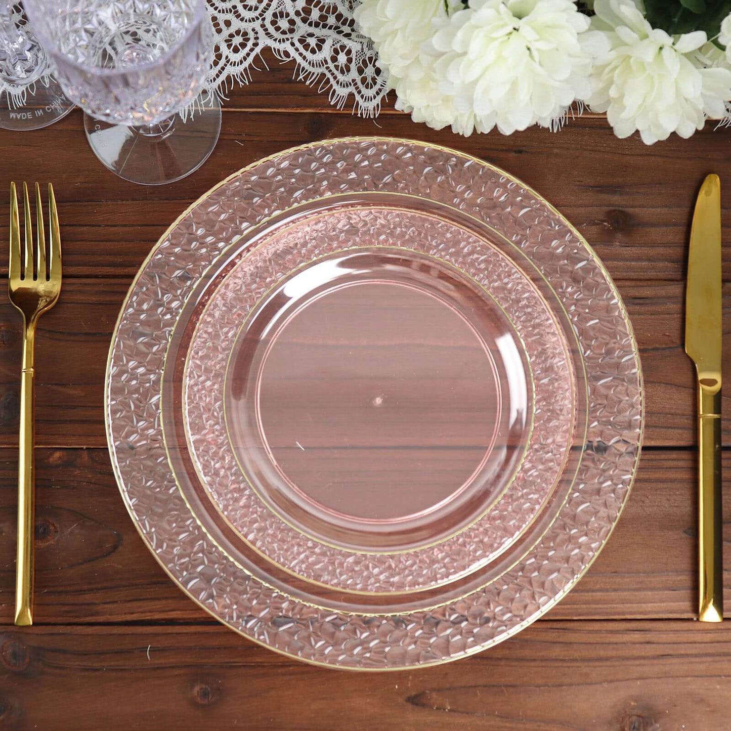 10-Pack Plastic 10" Round Dinner Plates in Blush Hammered Design with Gold Rim - Disposable Party Plates for Chic Banquets & Special Occasions