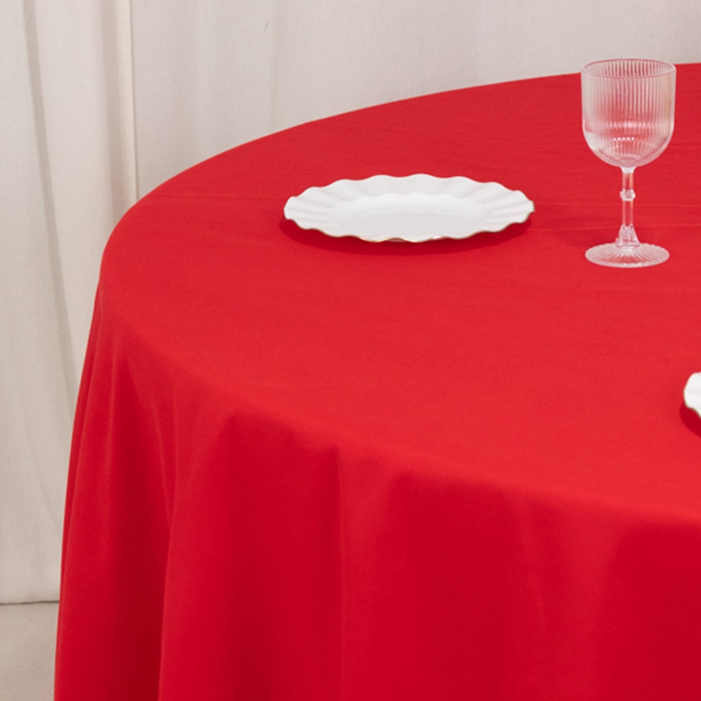 Cotton Blend 108" Round Tablecloth Red - Wrinkle-Resistant Design