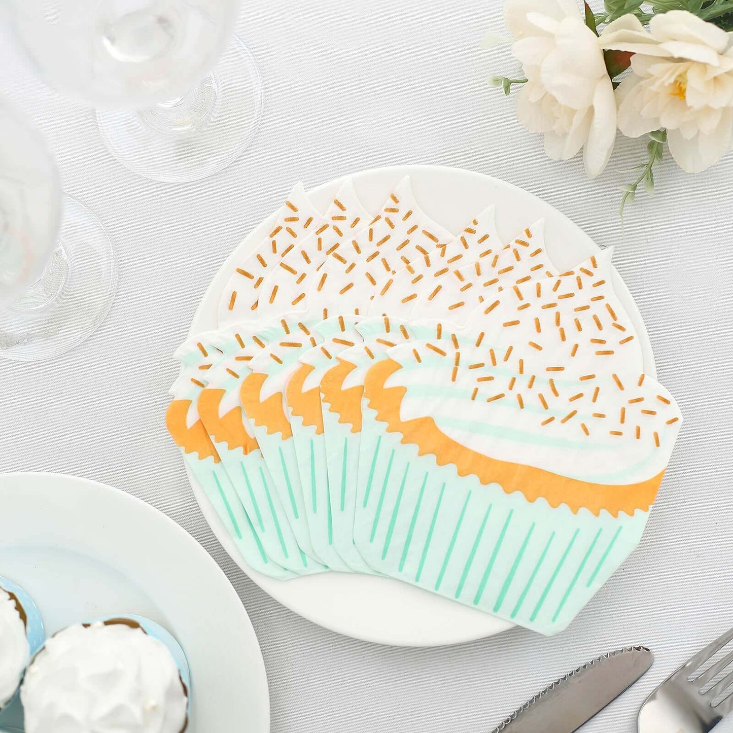 20-Pack Paper Cocktail Napkins with Cupcake Design - Fun Disposable Beverage Napkins for Events 11"x9"