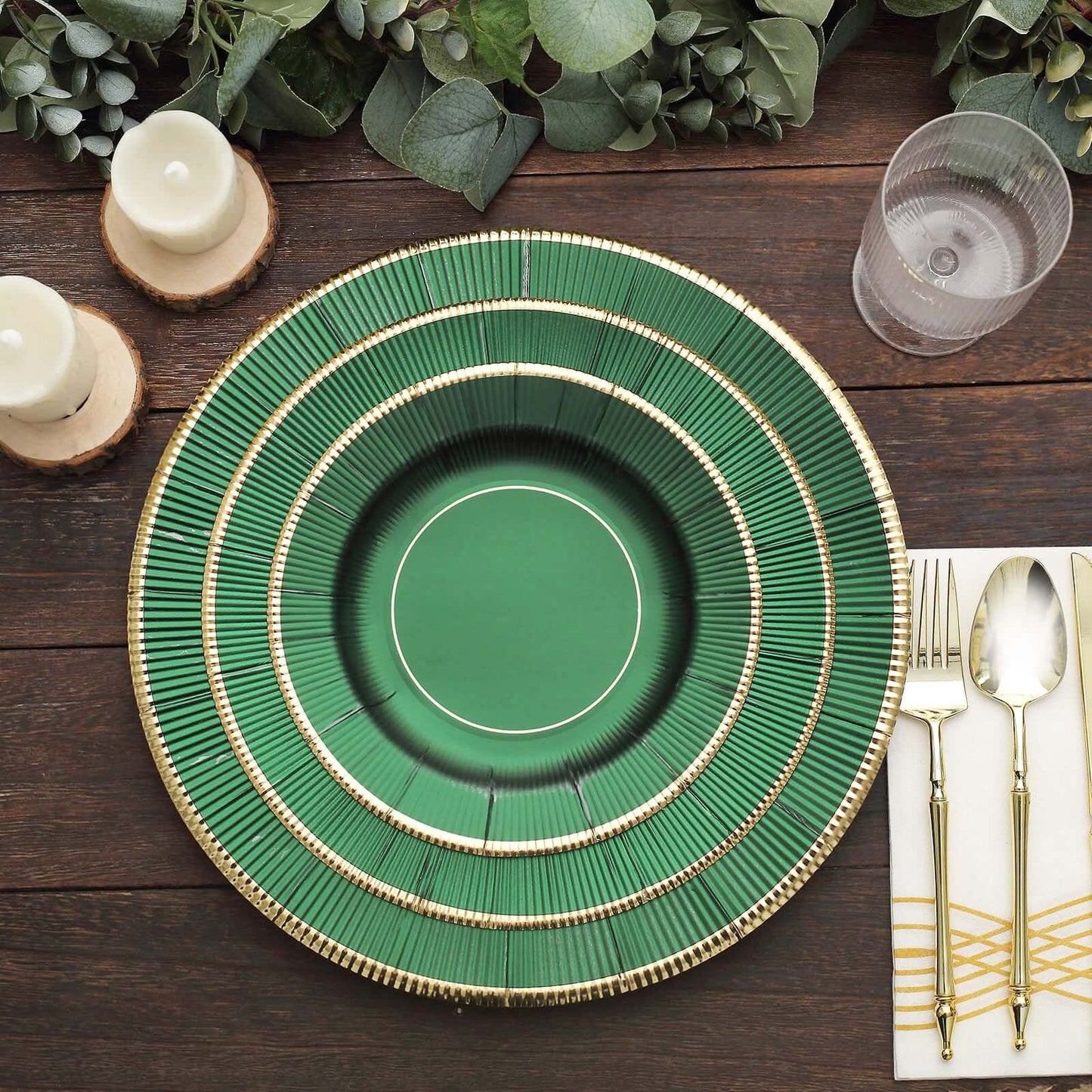 25-Pack Paper 10" Round Dinner Plates in Hunter Emerald Green Sunray Design with Gold Rim - Disposable Heavy Duty 350GSM Party Plates