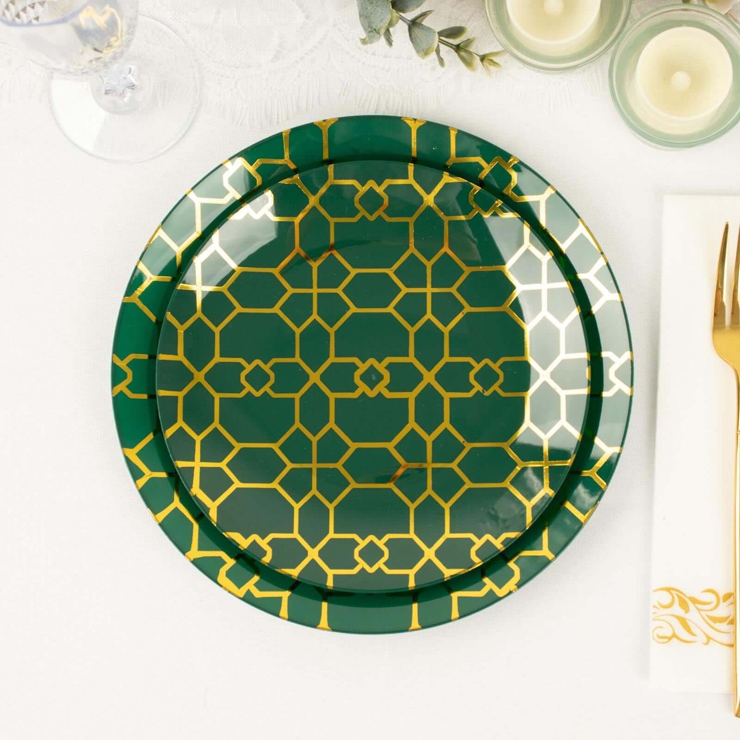 20-Pack Set Plastic Round Dinner and Salad Plates in Hunter Emerald Green with Geometric Gold Print - Modern Disposable Dinnerware Set for Weddings & Celebrations 9", 7"