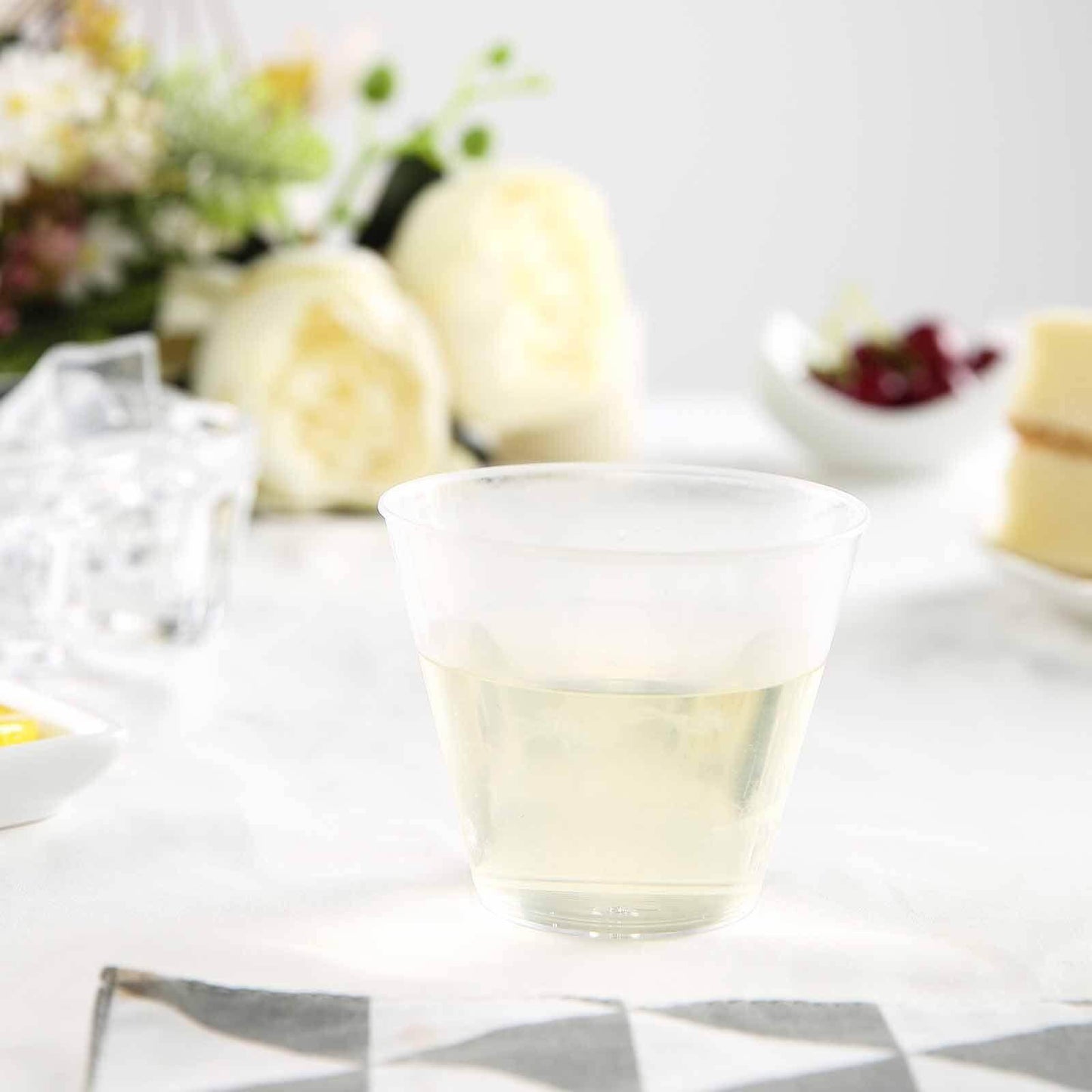 25-Pack Plastic Party Cups Clear Crystal - Stylish Short Disposable Glasses 9oz