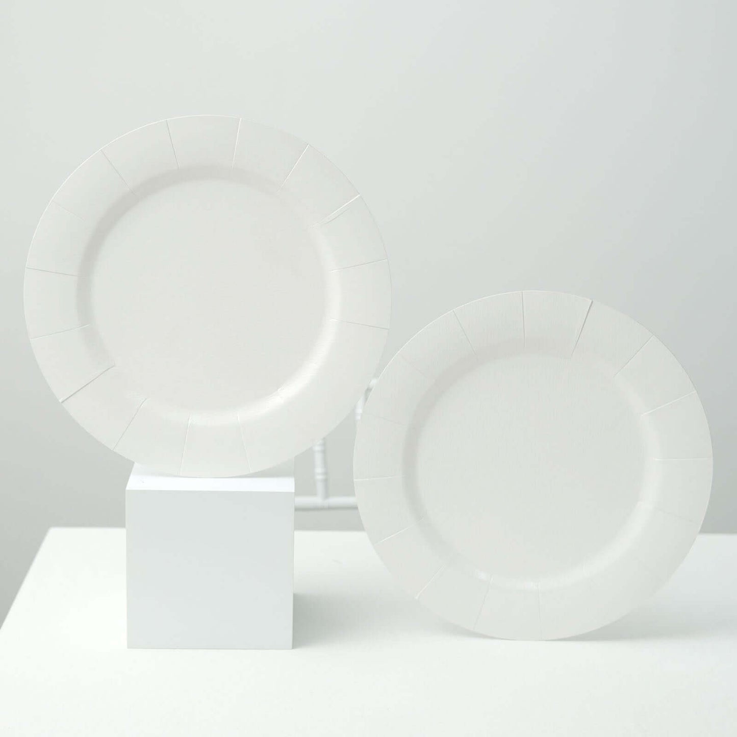 10-Pack Disposable Round Charger Plates in White with Leathery Texture - Durable 1100GSM Cardboard Placemats for Dinner Parties & Banquets 13"