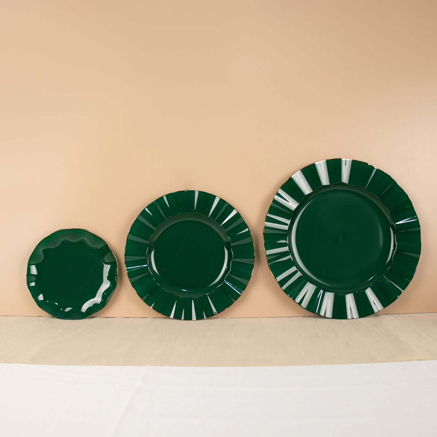 10-Pack Plastic 11" Round Dinner Plates in Hunter Emerald Green Ruffled Rim with Gold Edging - Sturdy Disposable Dinnerware