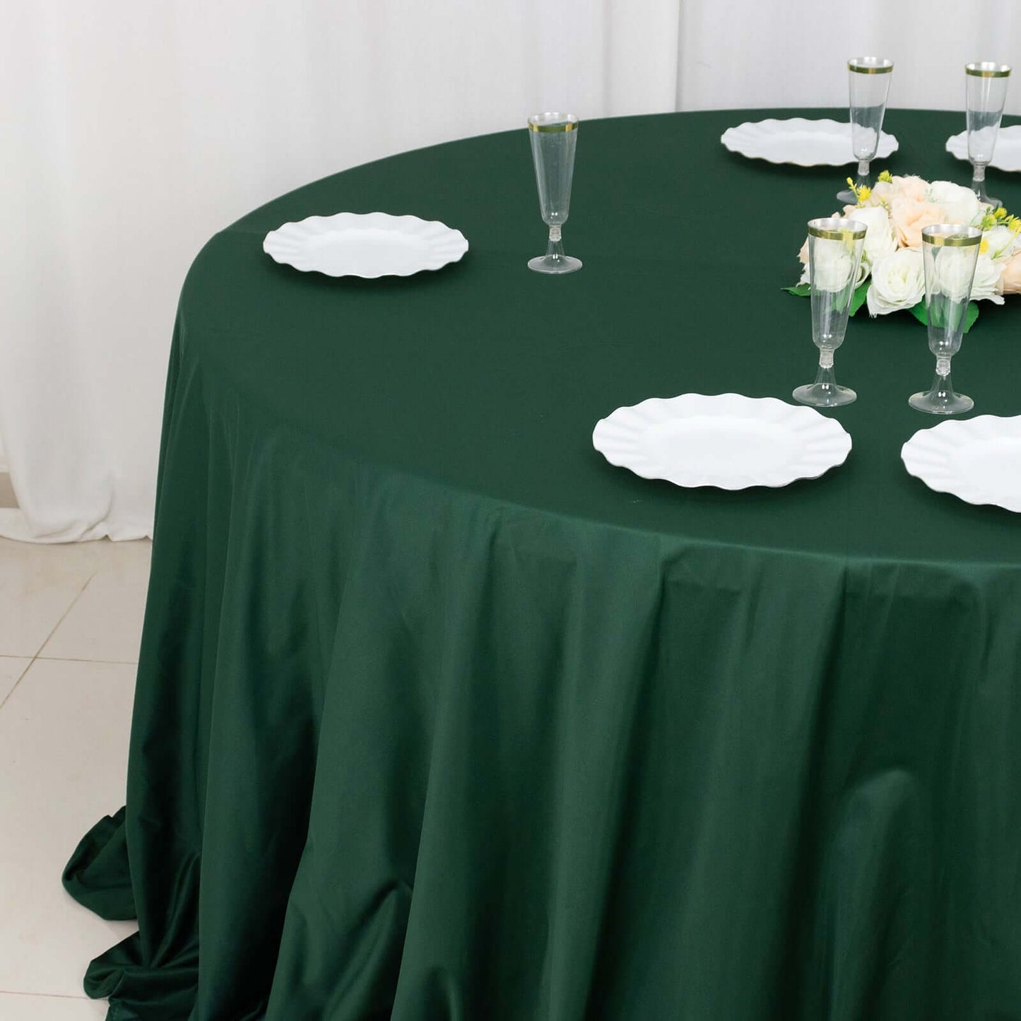 Scuba Round 132" Tablecloth Hunter Emerald Green - Wrinkle Free & Stain Resistant Seamless Table Cover