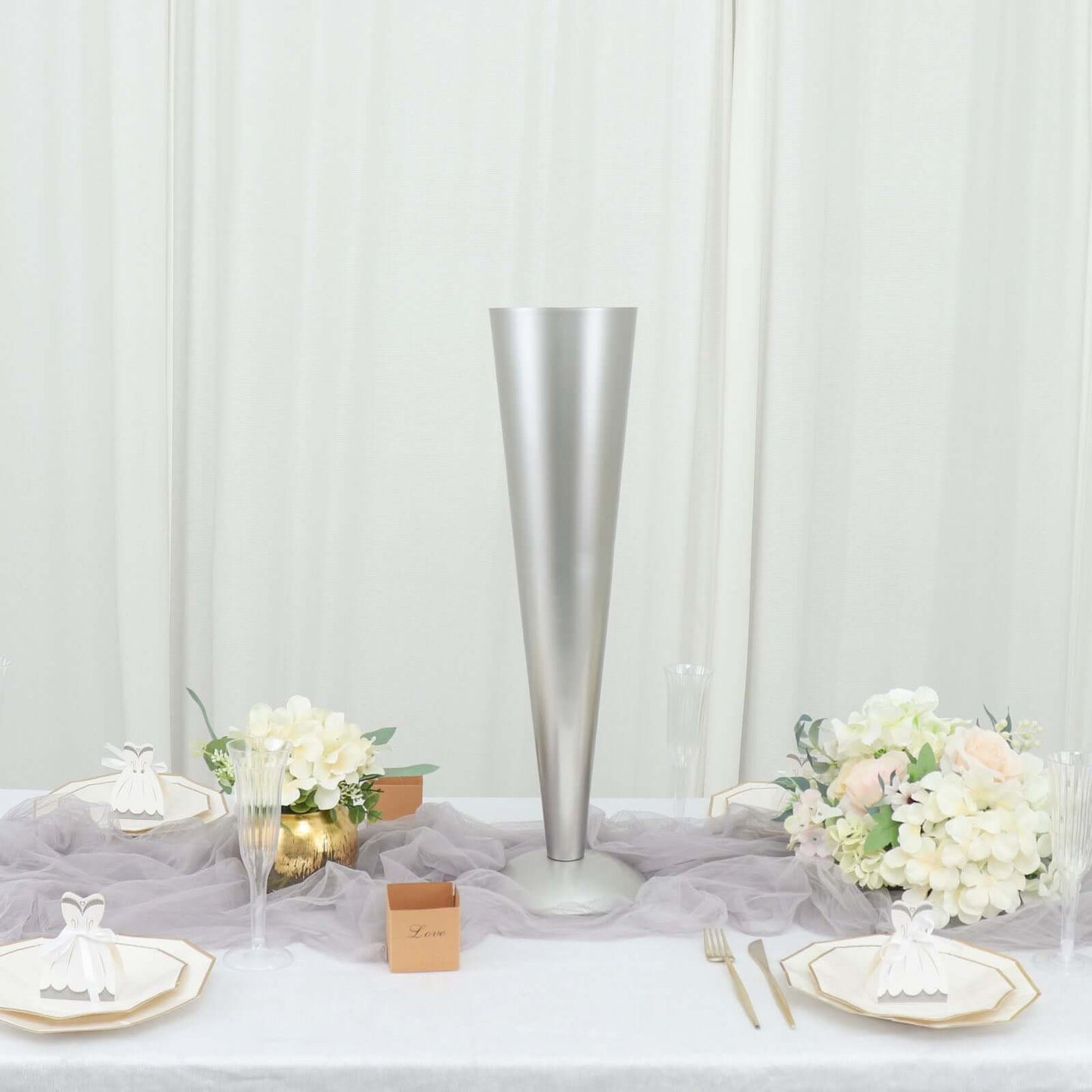 Metal Trumpet Vase Brushed Silver - Durable Design for Stylish Wedding Decor 28"